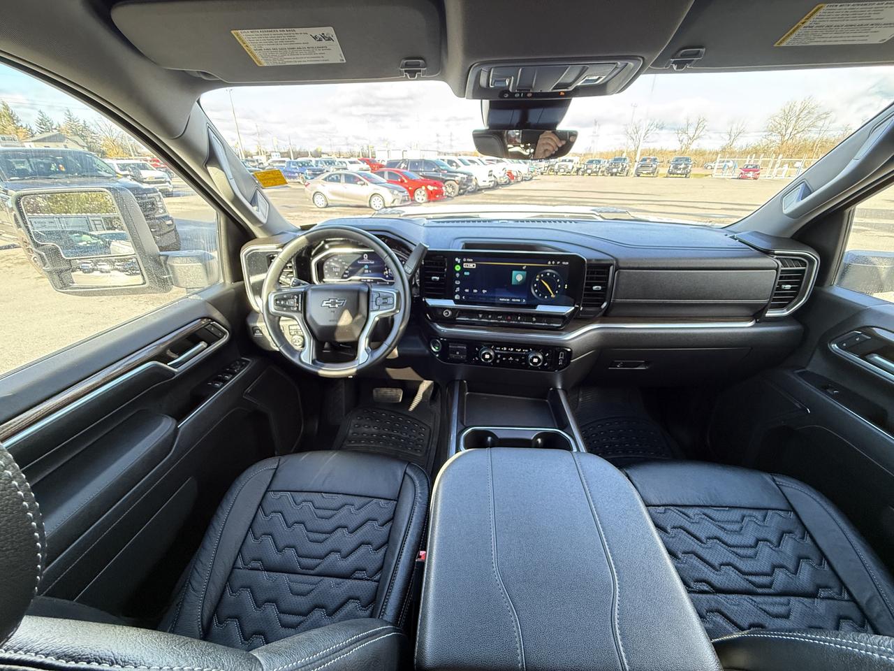 2024 Chevrolet SILVERADO 2500HD LT BDS LIFT/WHEEL/TIRE/LEATHER PKG!! Photo