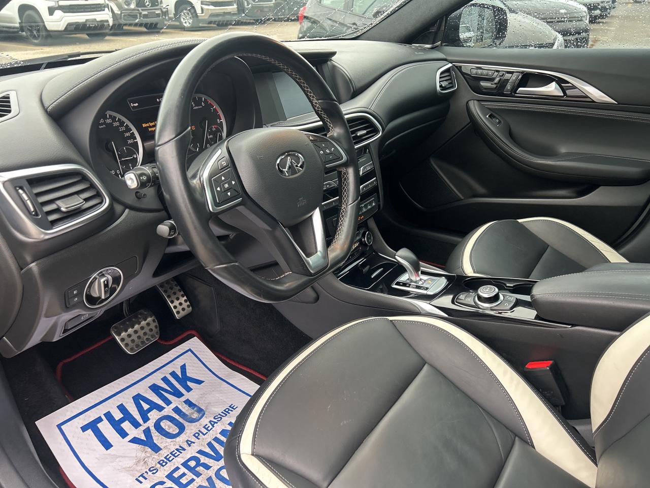 2017 Infiniti QX30 FWD 4dr Sport Photo