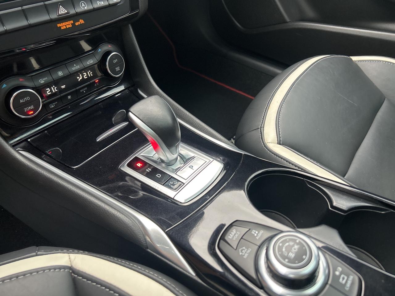 2017 Infiniti QX30 FWD 4dr Sport Photo