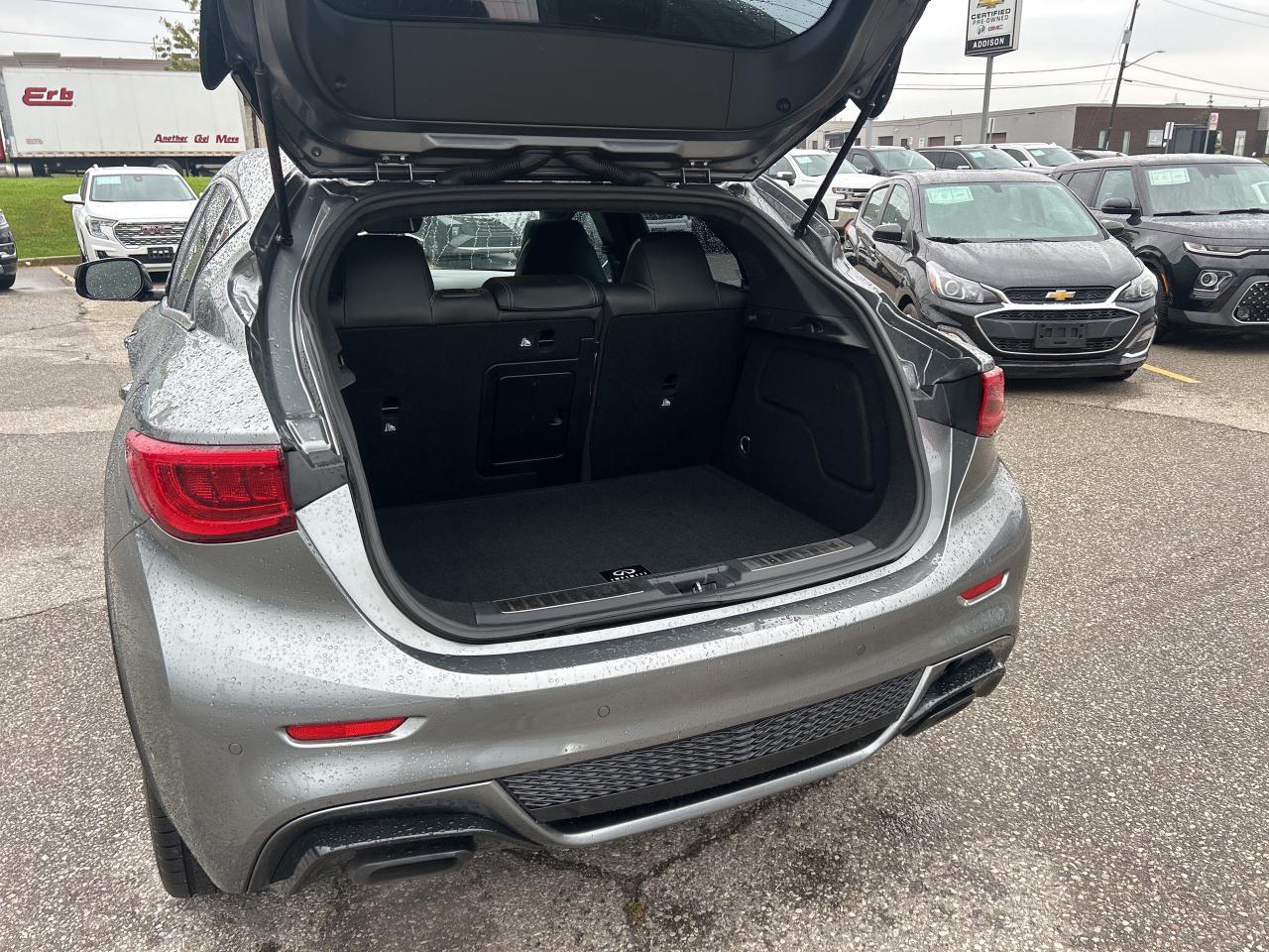 2017 Infiniti QX30 FWD 4dr Sport Photo