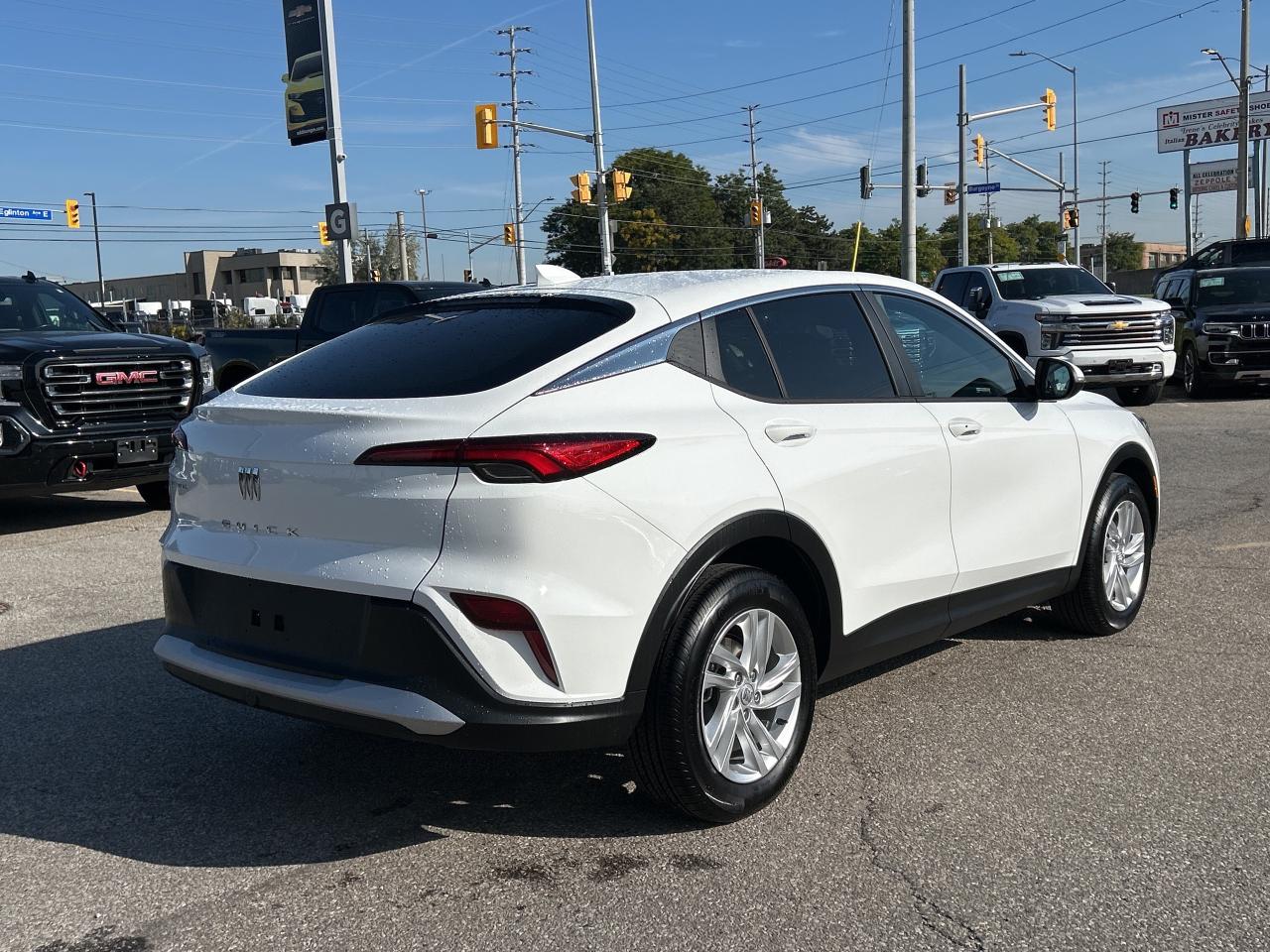 2024 Buick Envista FWD 4dr Preferred Photo4