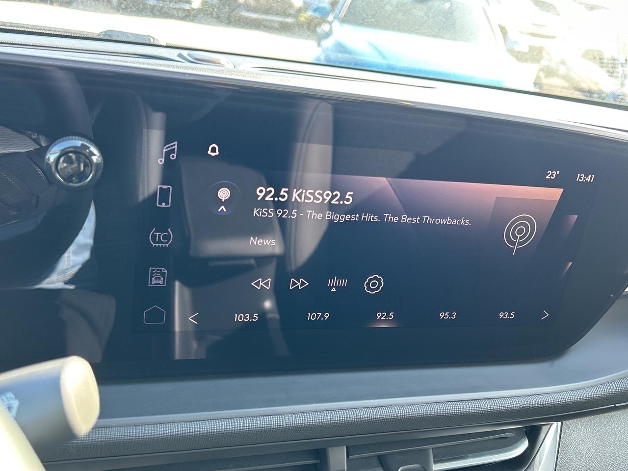 2024 Buick Envista FWD 4dr Preferred Photo