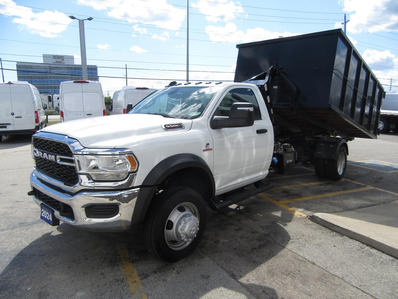 2024 RAM 5500 DIESEL REG CAB 4X4 WITH NEW STELLAR HOOK LIFT Photo4