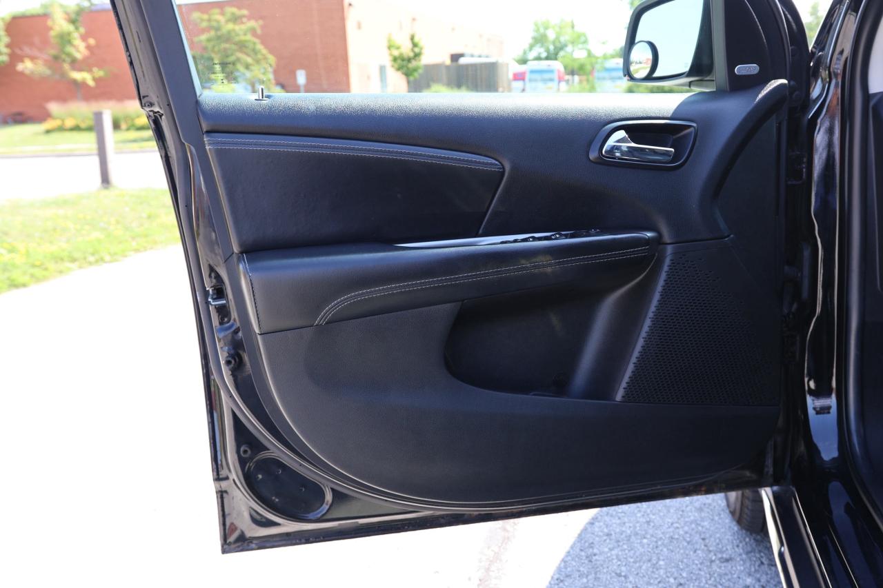 2016 Dodge Journey CROSSROAD-AWD-7PASS/DVD/NAV/LEATHER/KEYLESS/P SEAT Photo