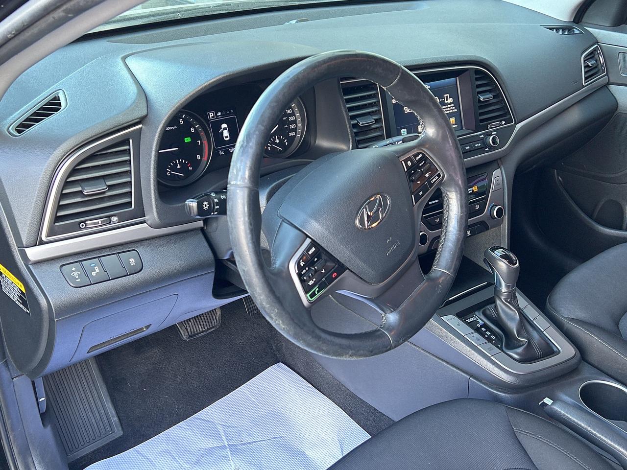 2017 Hyundai Elantra SE   BACK-UP CAM   ALLOYS   HTD SEATS   B/T   A/C Photo