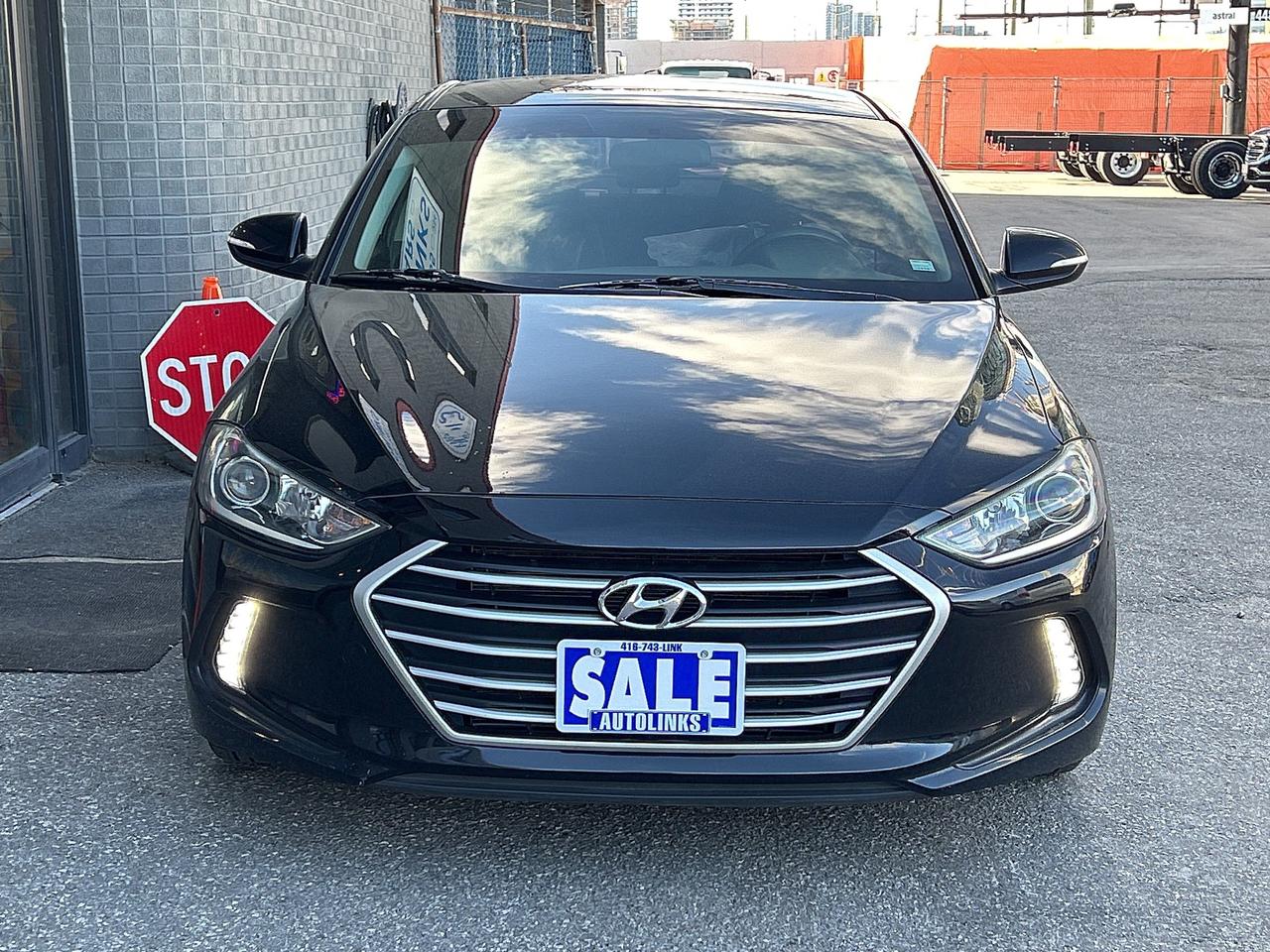 2017 Hyundai Elantra SE   BACK-UP CAM   ALLOYS   HTD SEATS   B/T   A/C Photo
