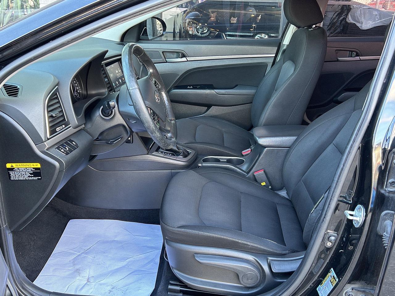 2017 Hyundai Elantra SE   BACK-UP CAM   ALLOYS   HTD SEATS   B/T   A/C Photo