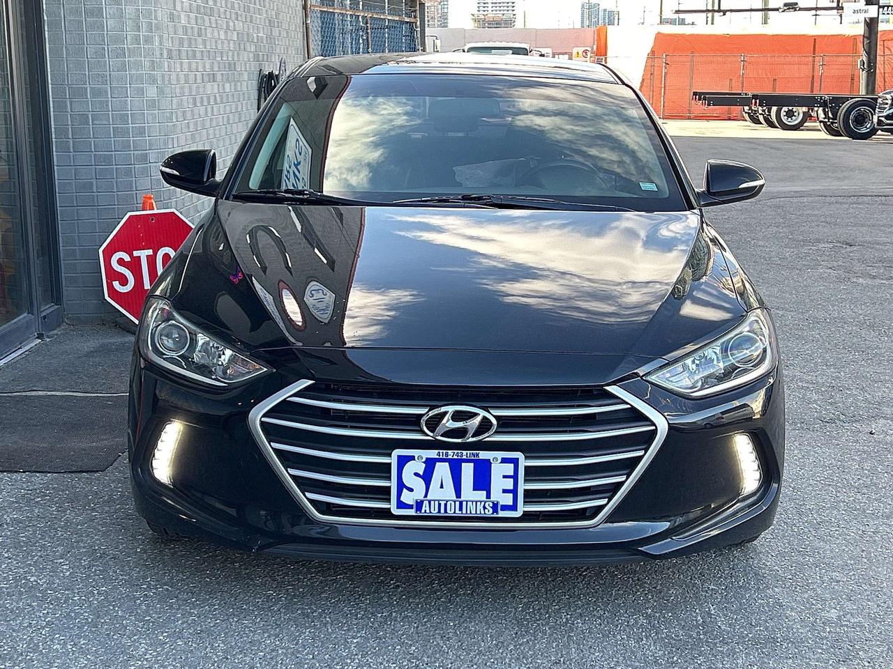 2017 Hyundai Elantra SE   BACK-UP CAM   ALLOYS   HTD SEATS   B/T   A/C Photo