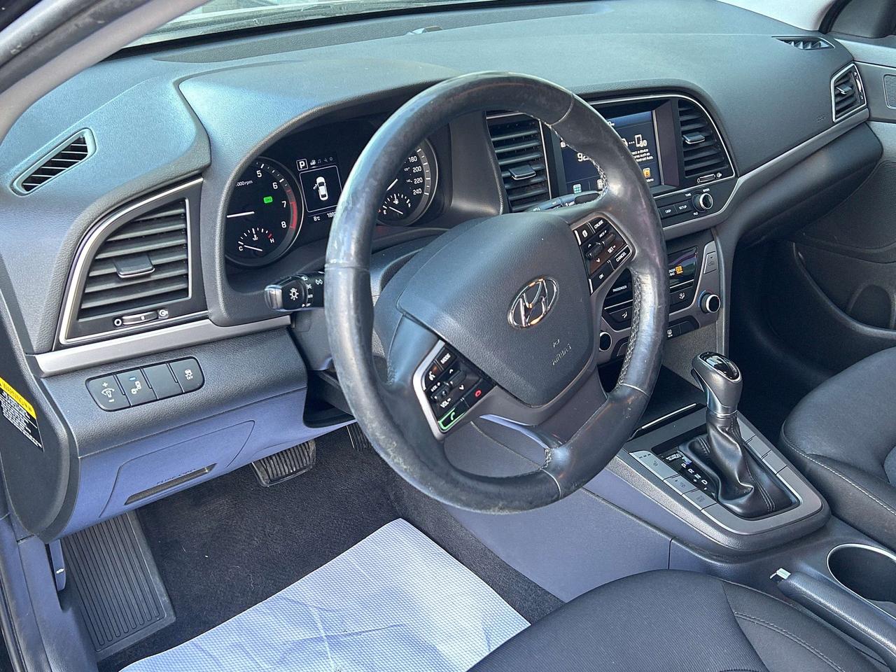 2017 Hyundai Elantra SE   BACK-UP CAM   ALLOYS   HTD SEATS   B/T   A/C Photo