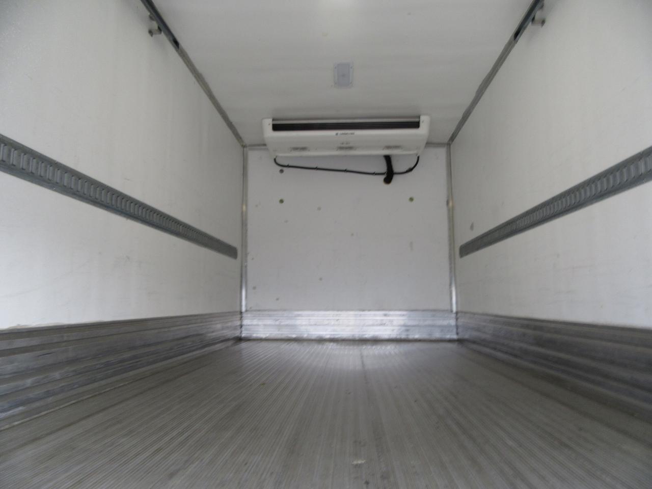 2024 Ford Super Duty F-550 DIESEL 4X4 REG CAB 16FT WITH NEW REEFER SYSTEM Photo4