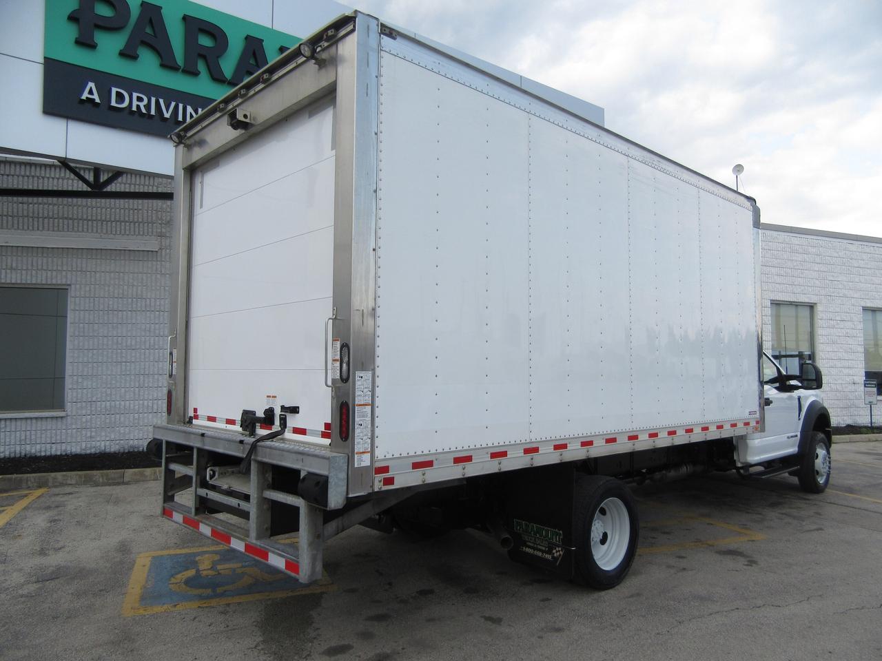 2024 Ford Super Duty F-550 DIESEL 4X4 REG CAB 16FT WITH NEW REEFER SYSTEM Photo