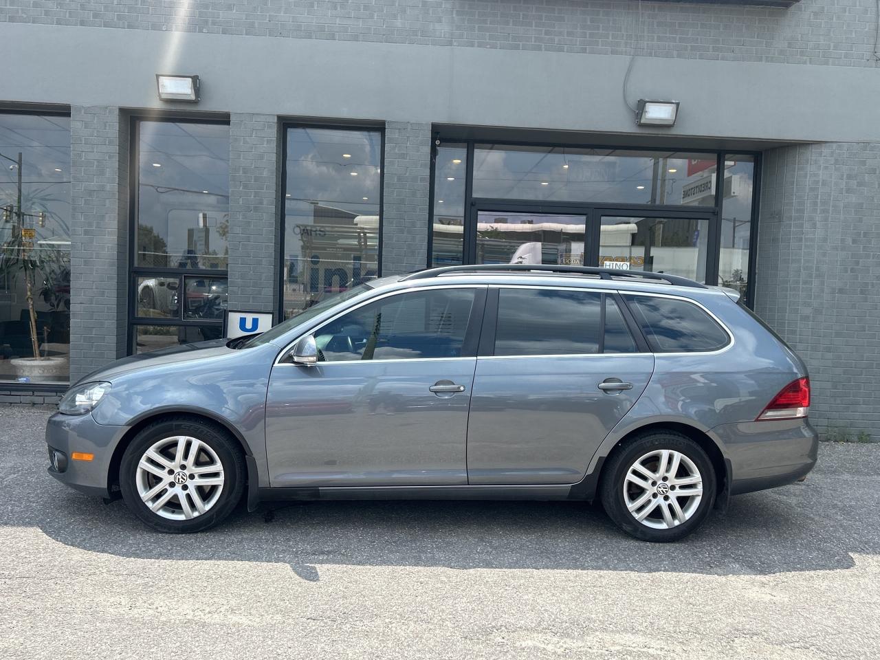 2011 Volkswagen Golf Wagon 4dr TDI DSG Highline   TDI SAVE ON FUEL Photo