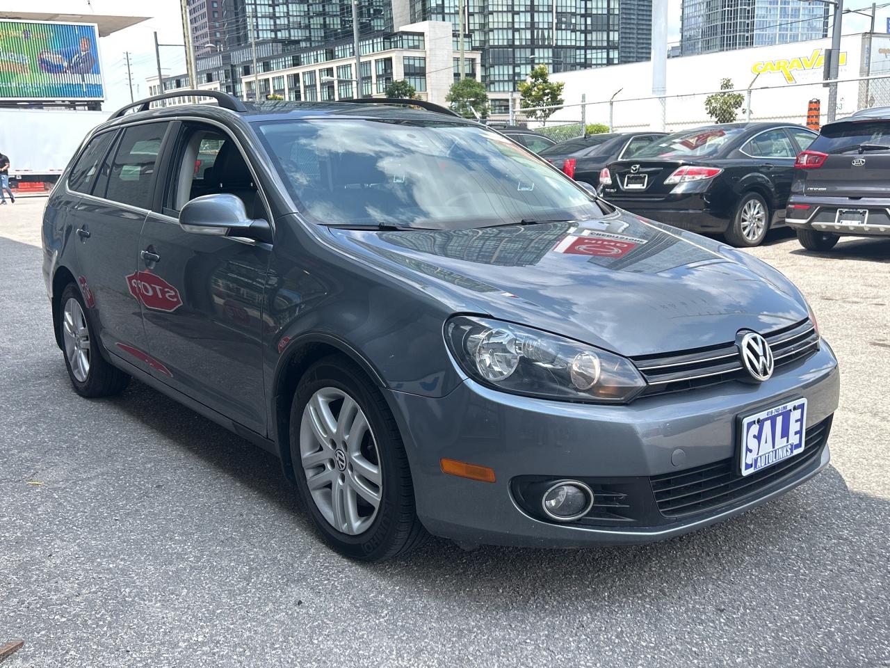 2011 Volkswagen Golf Wagon 4dr TDI DSG Highline   TDI SAVE ON FUEL Photo