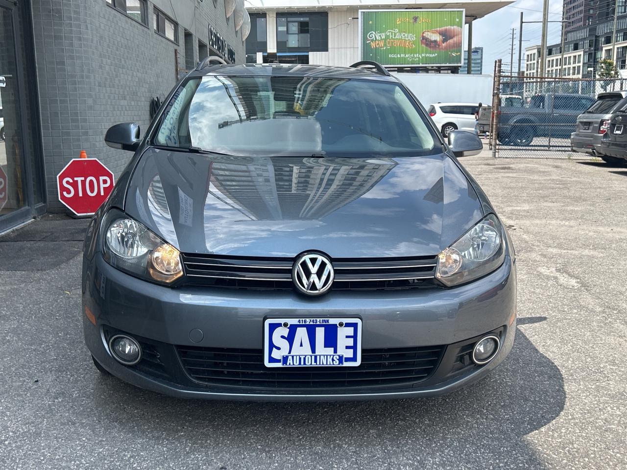 2011 Volkswagen Golf Wagon 4dr TDI DSG Highline   TDI SAVE ON FUEL Photo