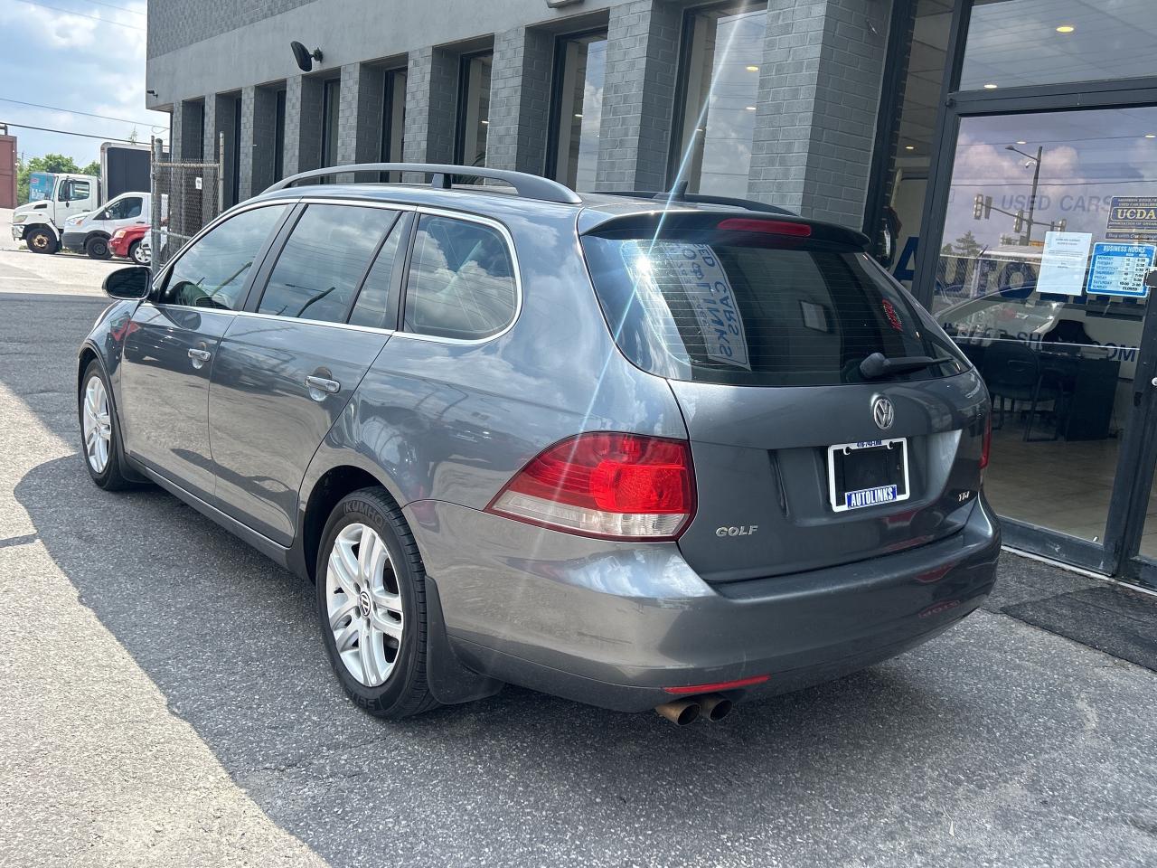 2011 Volkswagen Golf Wagon 4dr TDI DSG Highline   TDI SAVE ON FUEL Photo