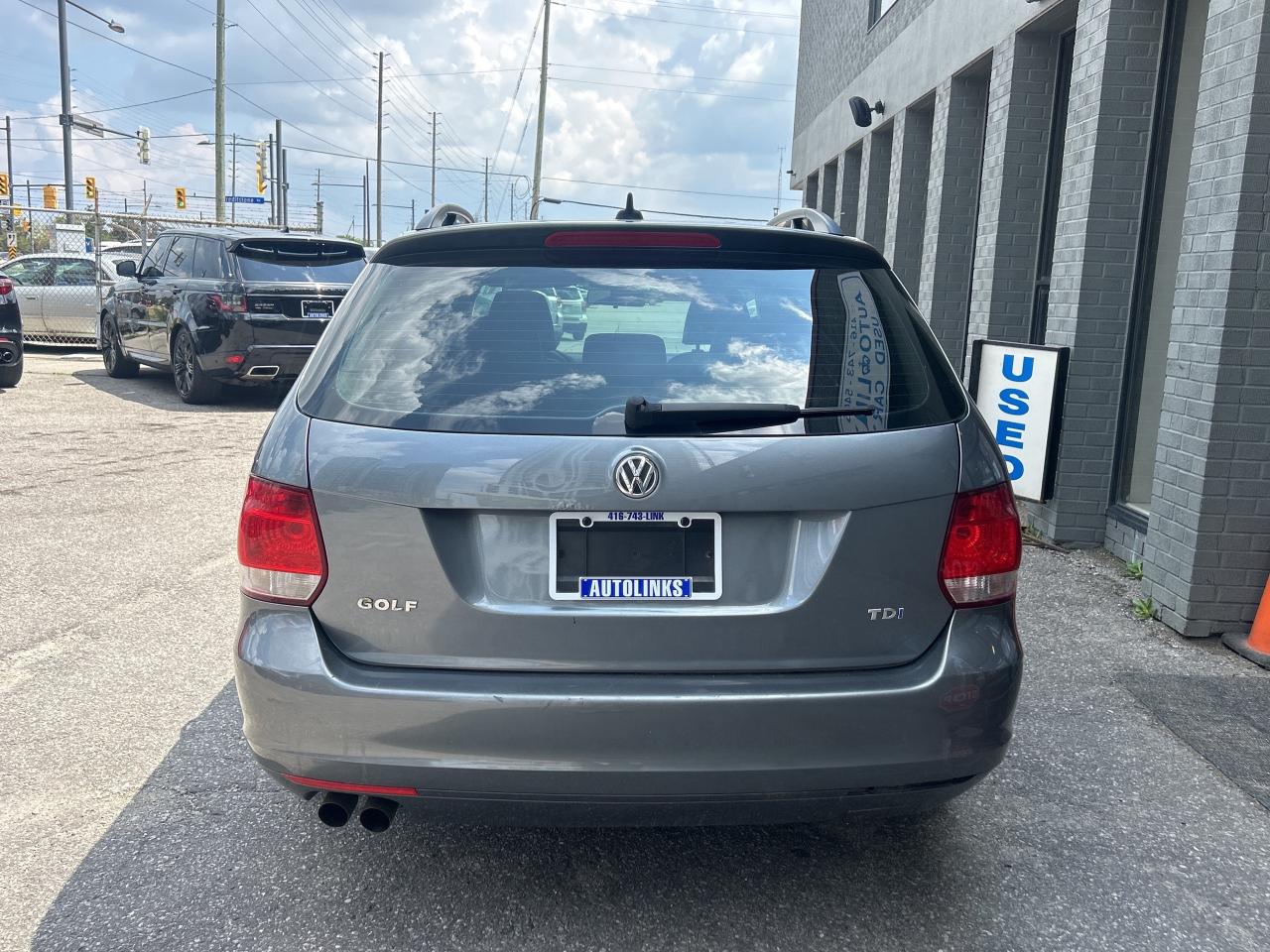 2011 Volkswagen Golf Wagon 4dr TDI DSG Highline   TDI SAVE ON FUEL Photo