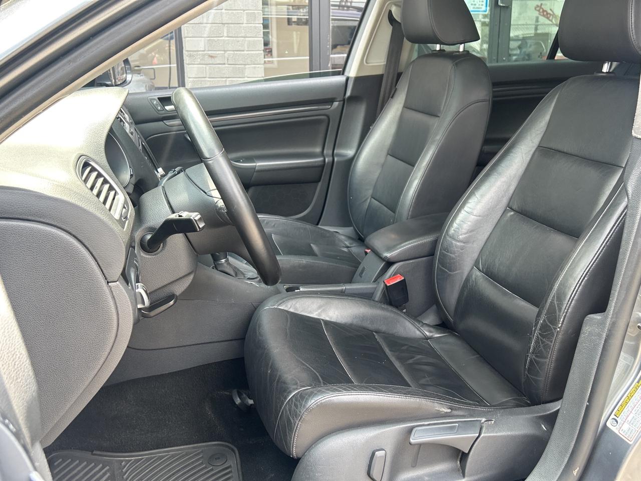 2011 Volkswagen Golf Wagon 4dr TDI DSG Highline   TDI SAVE ON FUEL Photo