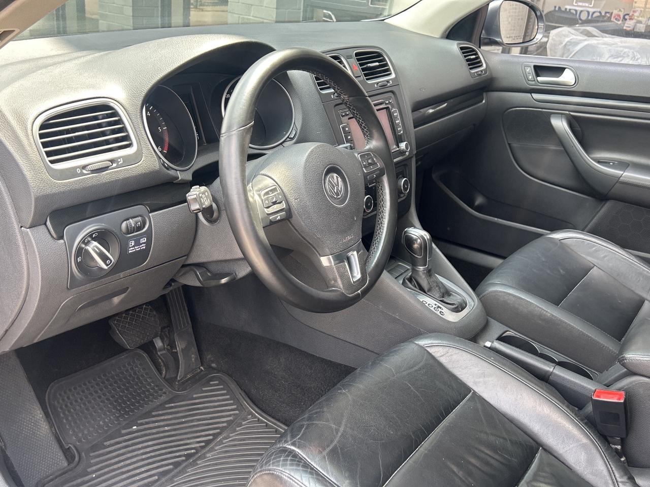 2011 Volkswagen Golf Wagon 4dr TDI DSG Highline   TDI SAVE ON FUEL Photo