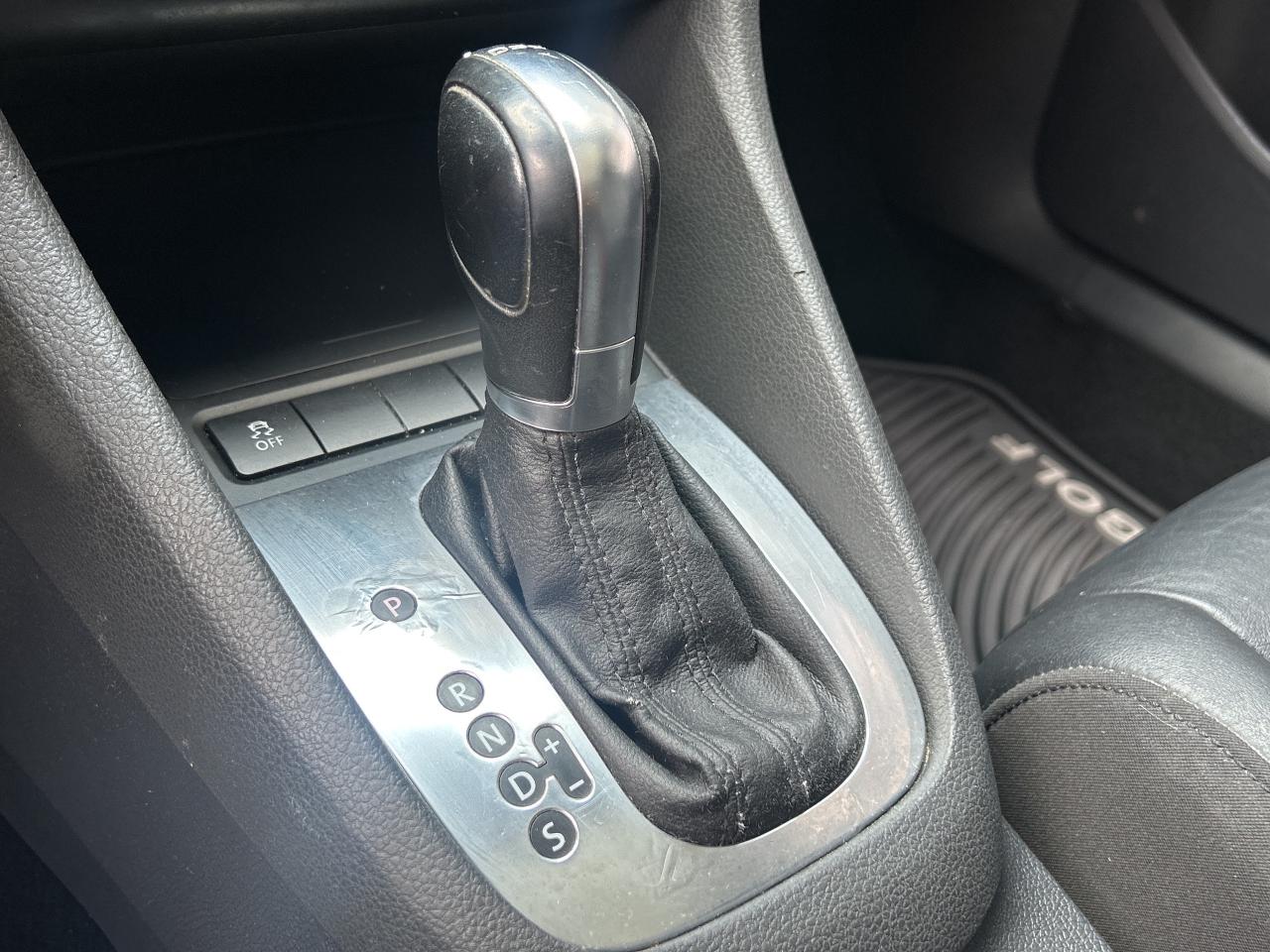 2011 Volkswagen Golf Wagon 4dr TDI DSG Highline   TDI SAVE ON FUEL Photo