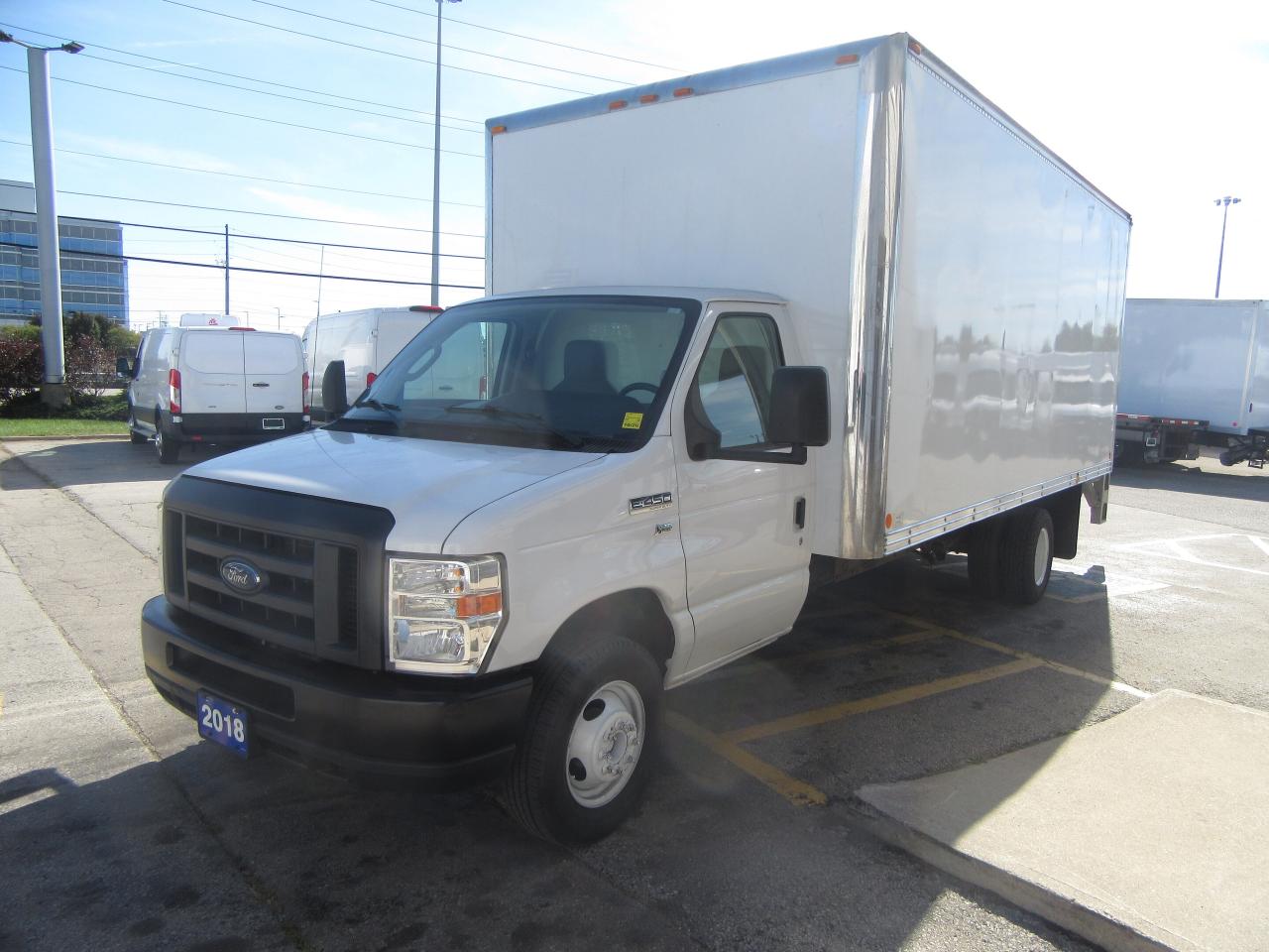 2018 Ford E-450 18FT CUBE VAN BOX & POWER LIFTGATE & RAMP Photo