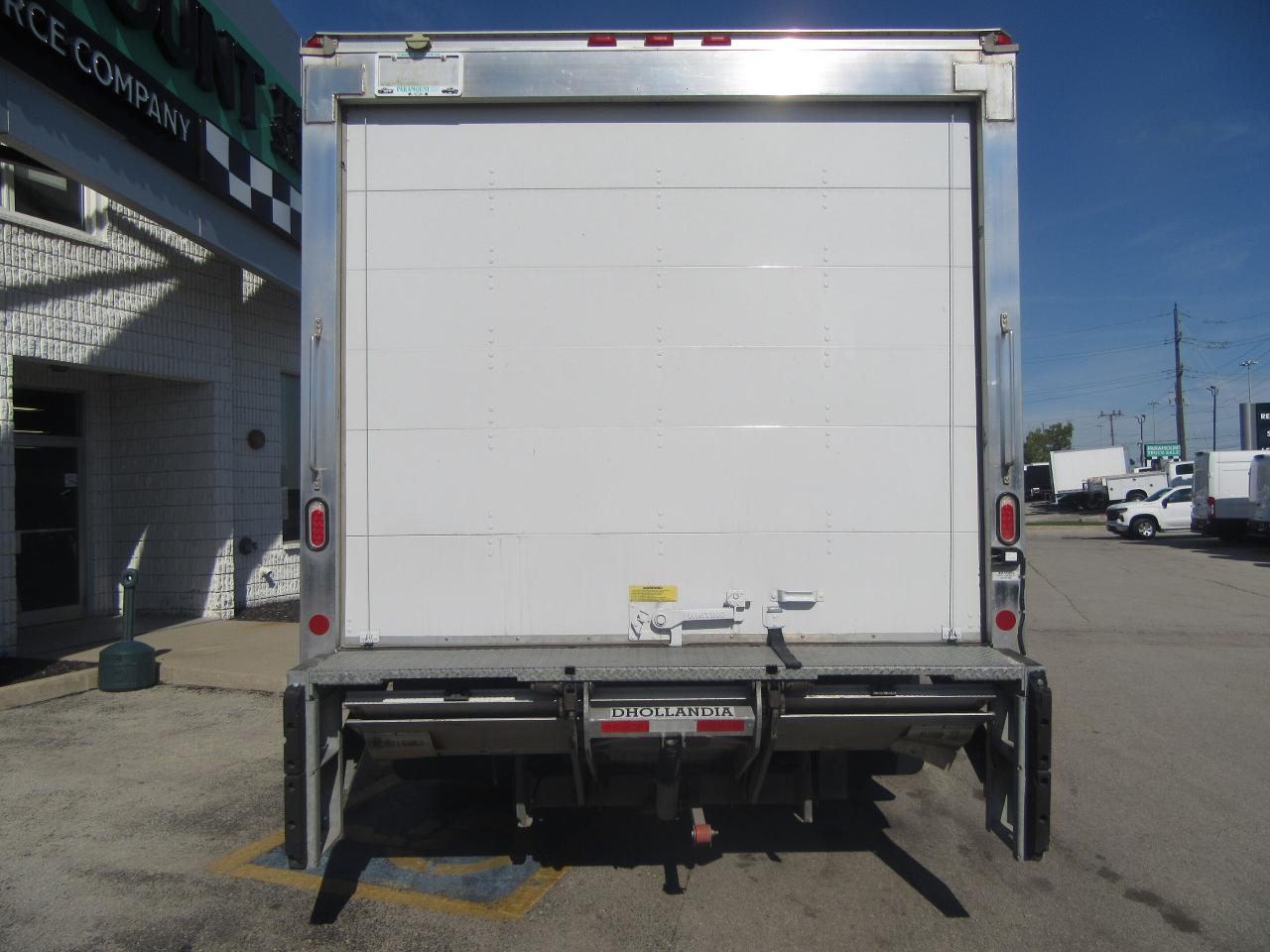 2018 Ford E-450 18FT CUBE VAN BOX & POWER LIFTGATE & RAMP Photo