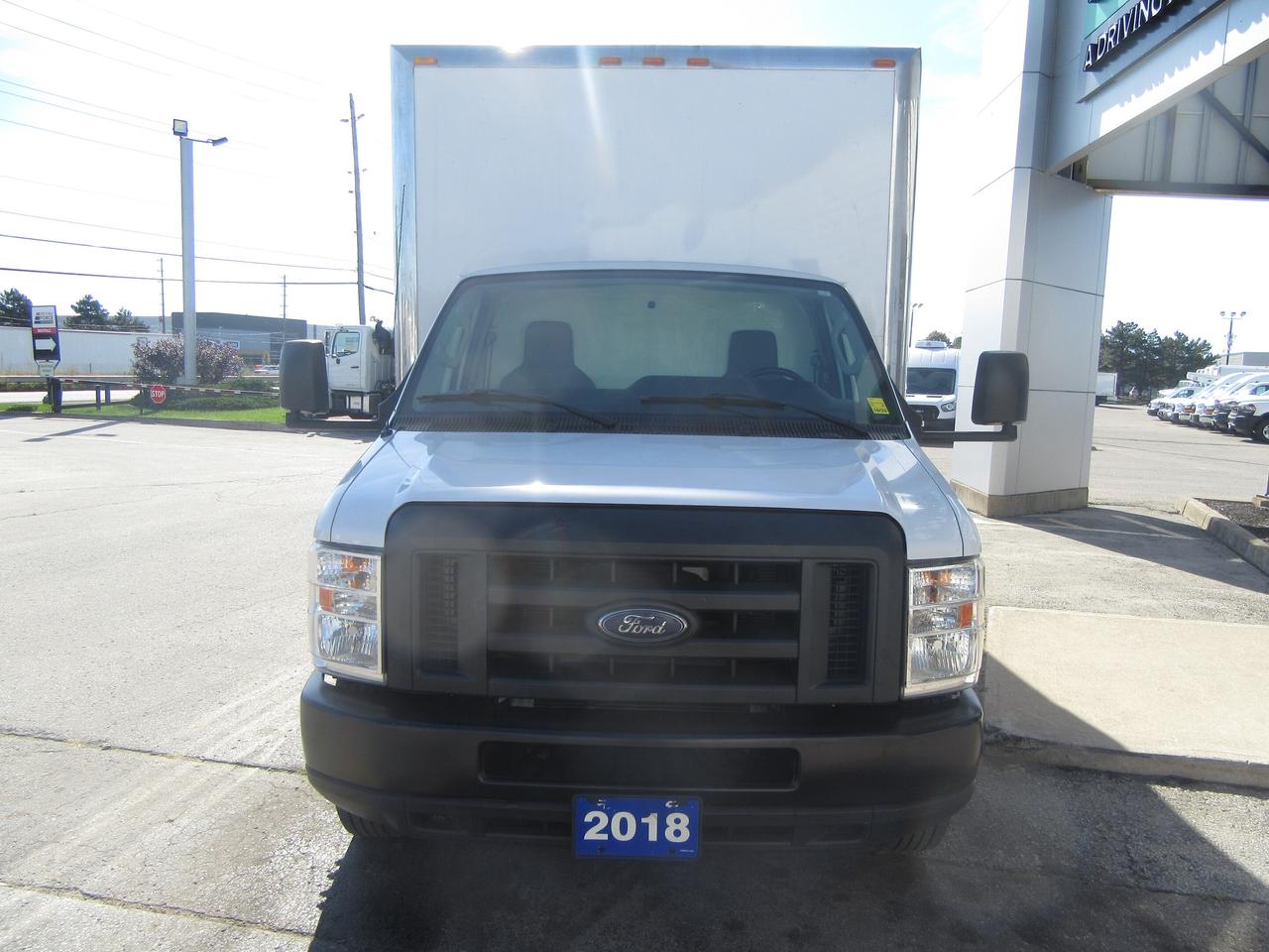 2018 Ford E-450 18FT CUBE VAN BOX & POWER LIFTGATE & RAMP Photo4