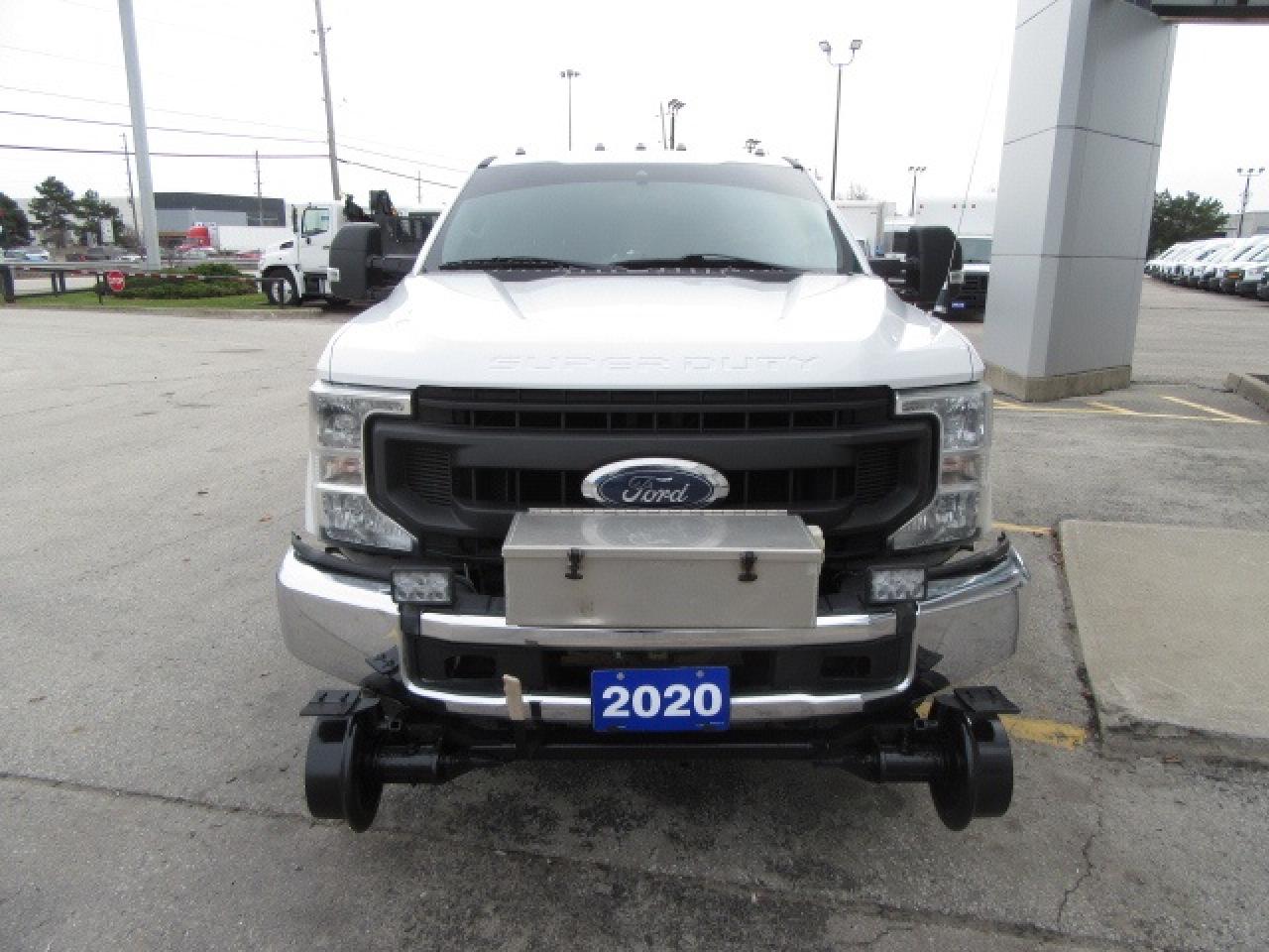 2020 Ford F-350 CREW CAB 4X4 HI-RAIL PACKAGE 8FT BOX Photo