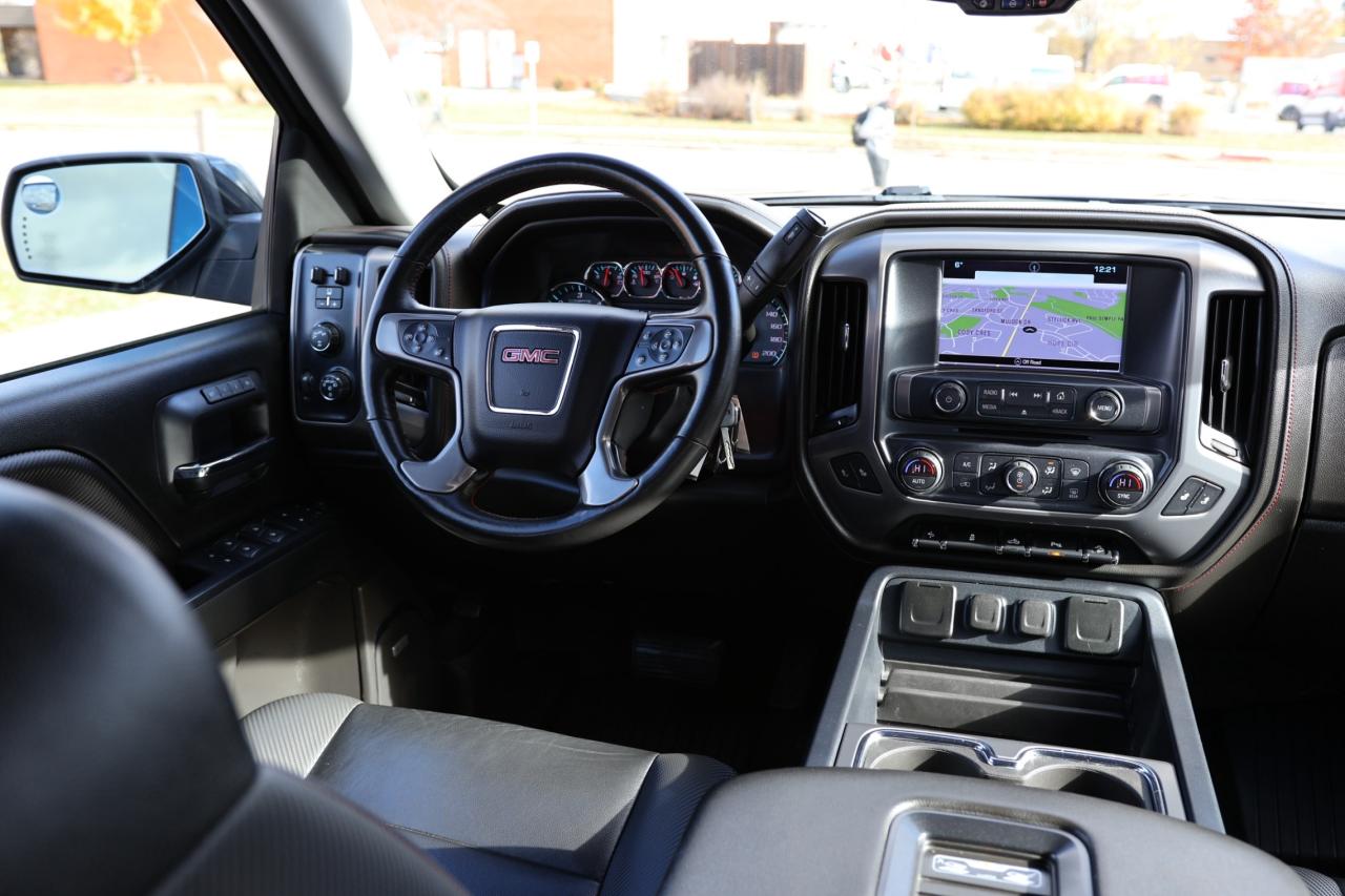 2018 GMC Sierra 1500 SLT-ALLTERRAIN-4WD/CREW CAB/NAV/LEATHER/SUNROOF/BL Photo