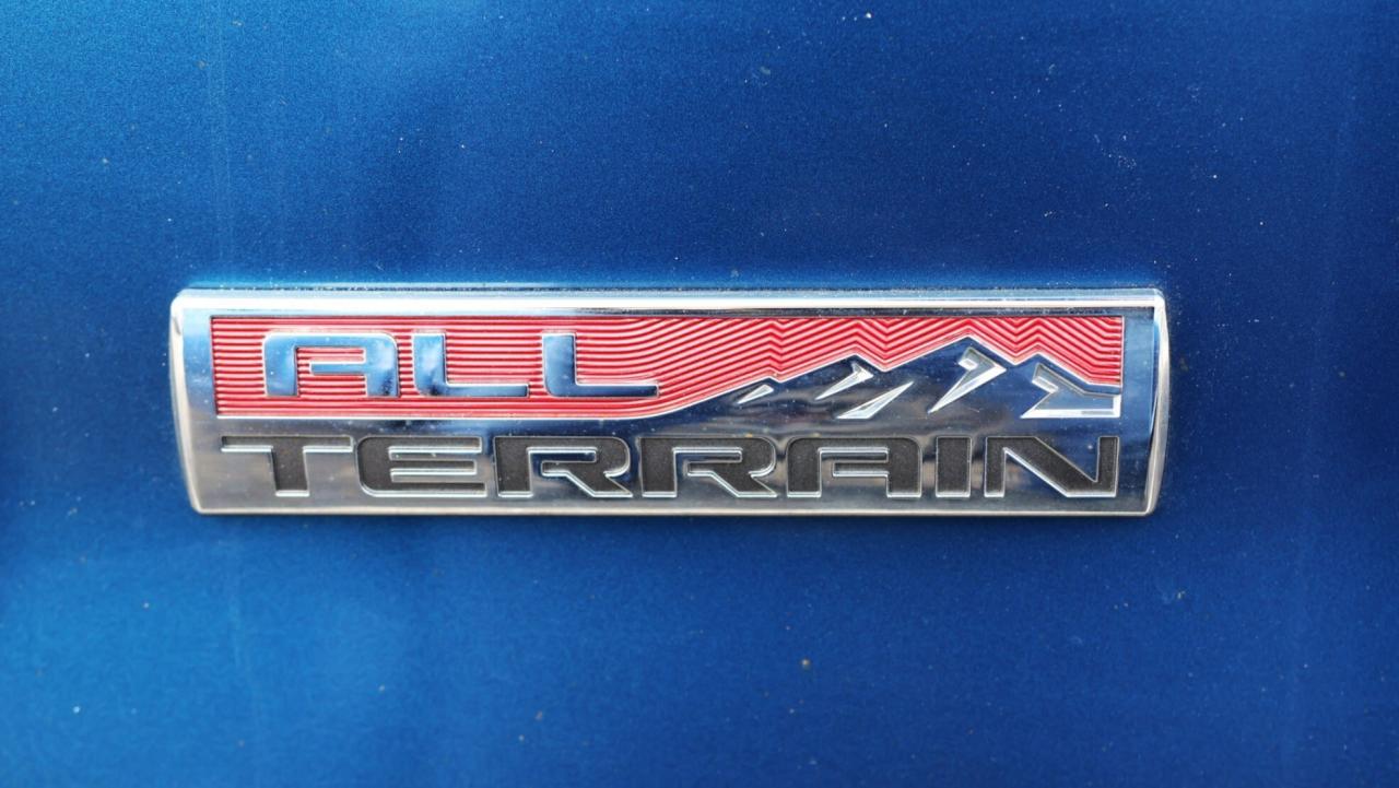 2018 GMC Sierra 1500 SLT-ALLTERRAIN-4WD/CREW CAB/NAV/LEATHER/SUNROOF/BL Photo