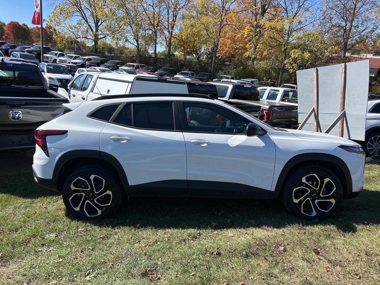 2024 Chevrolet Trax RS, CLEAN CARFAX, REMOTE START, SUNROOF, LEATHER! Photo