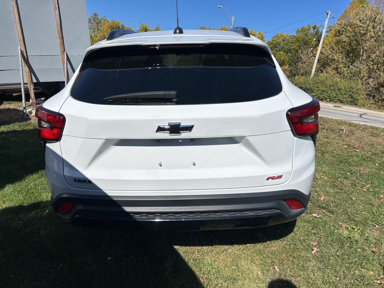 2024 Chevrolet Trax RS, CLEAN CARFAX, REMOTE START, SUNROOF, LEATHER! Photo