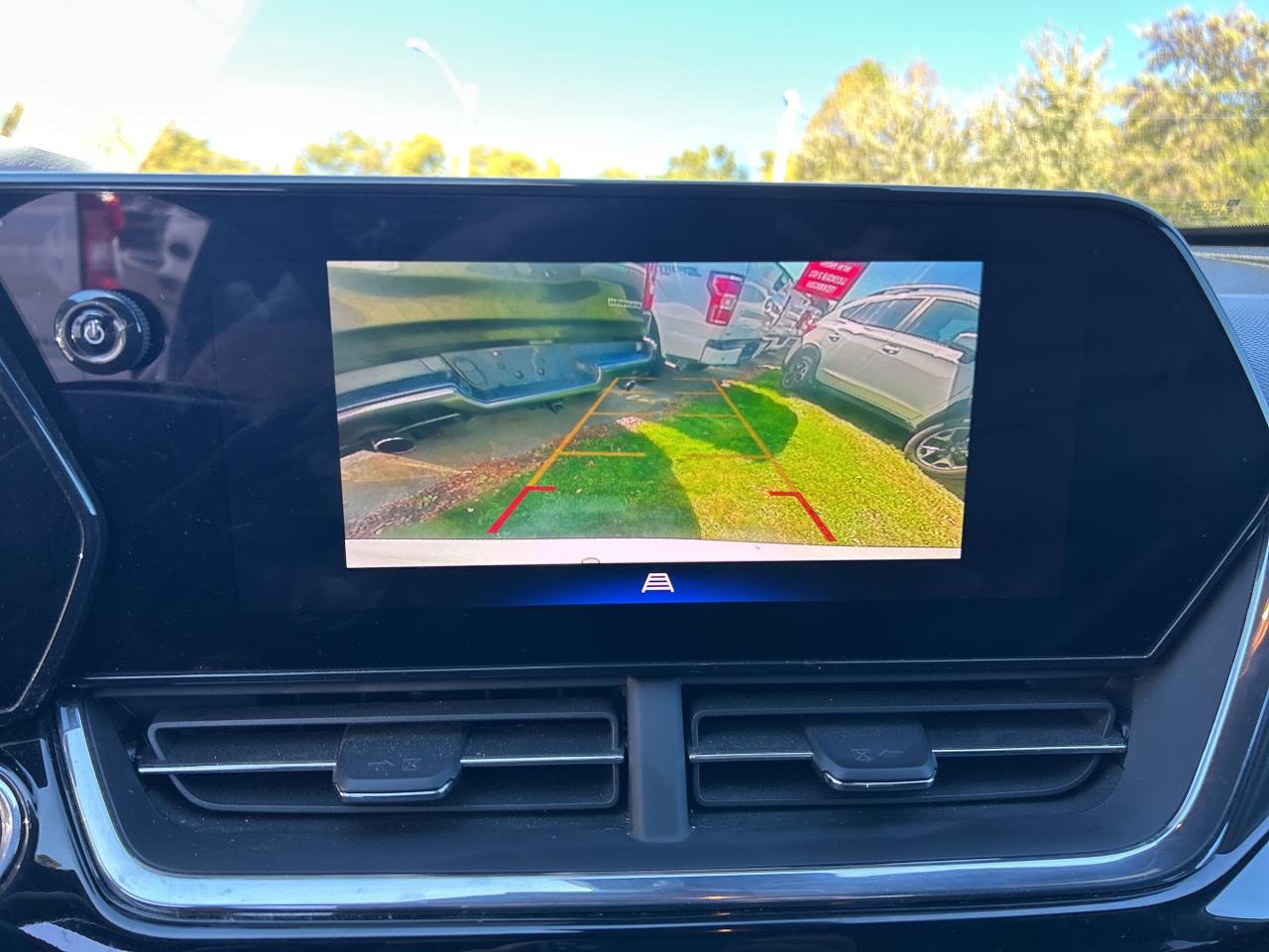 2024 Chevrolet Trax RS, CLEAN CARFAX, REMOTE START, SUNROOF, LEATHER! Photo