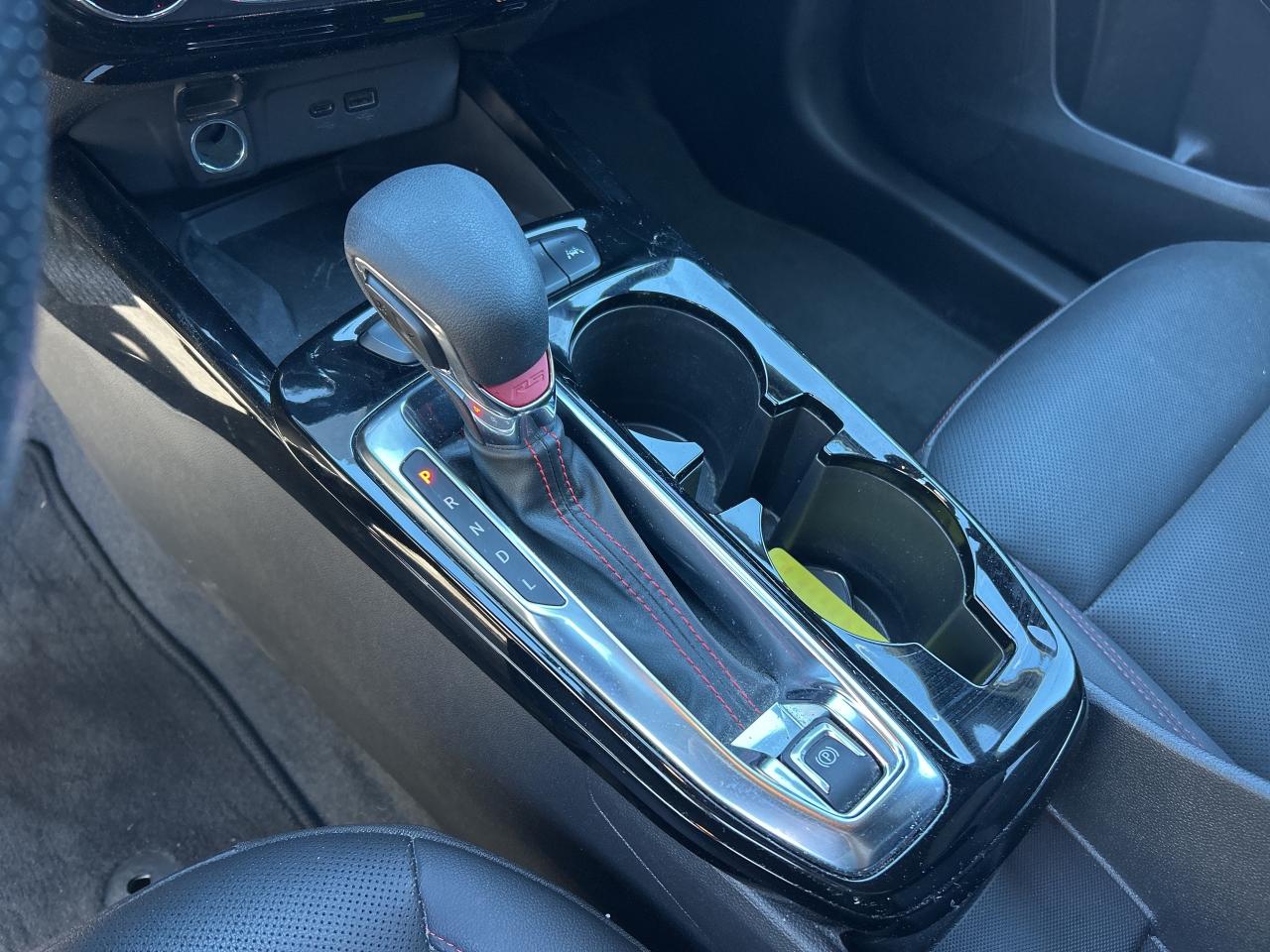 2024 Chevrolet Trax RS, CLEAN CARFAX, REMOTE START, SUNROOF, LEATHER! Photo