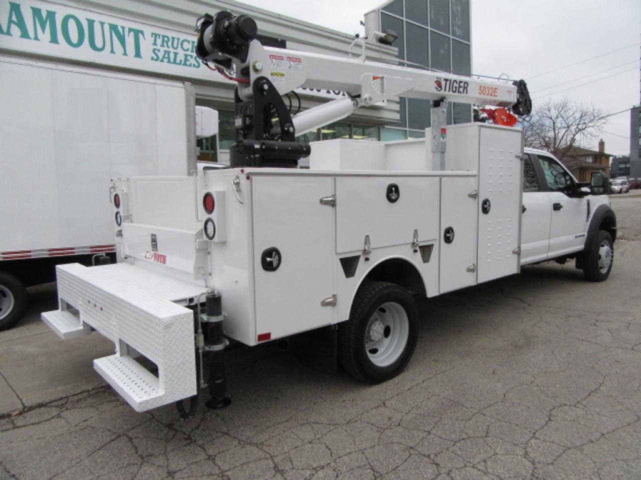 2020 Ford Super Duty F-550 DIESEL 4X4 CREW/NEW SERVICE/BODY & CRANE Photo