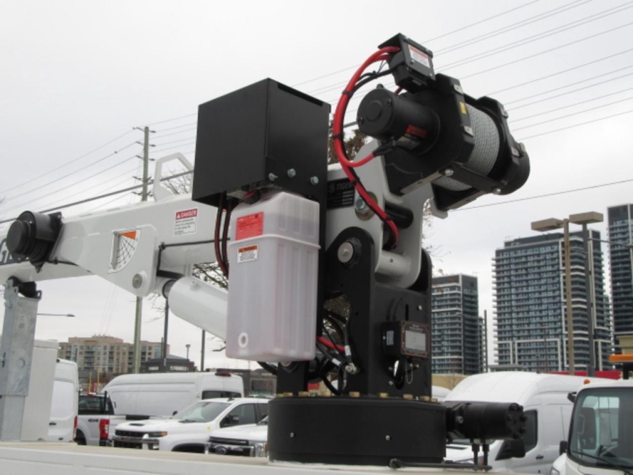 2020 Ford Super Duty F-550 DIESEL 4X4 CREW/NEW SERVICE/BODY & CRANE Photo