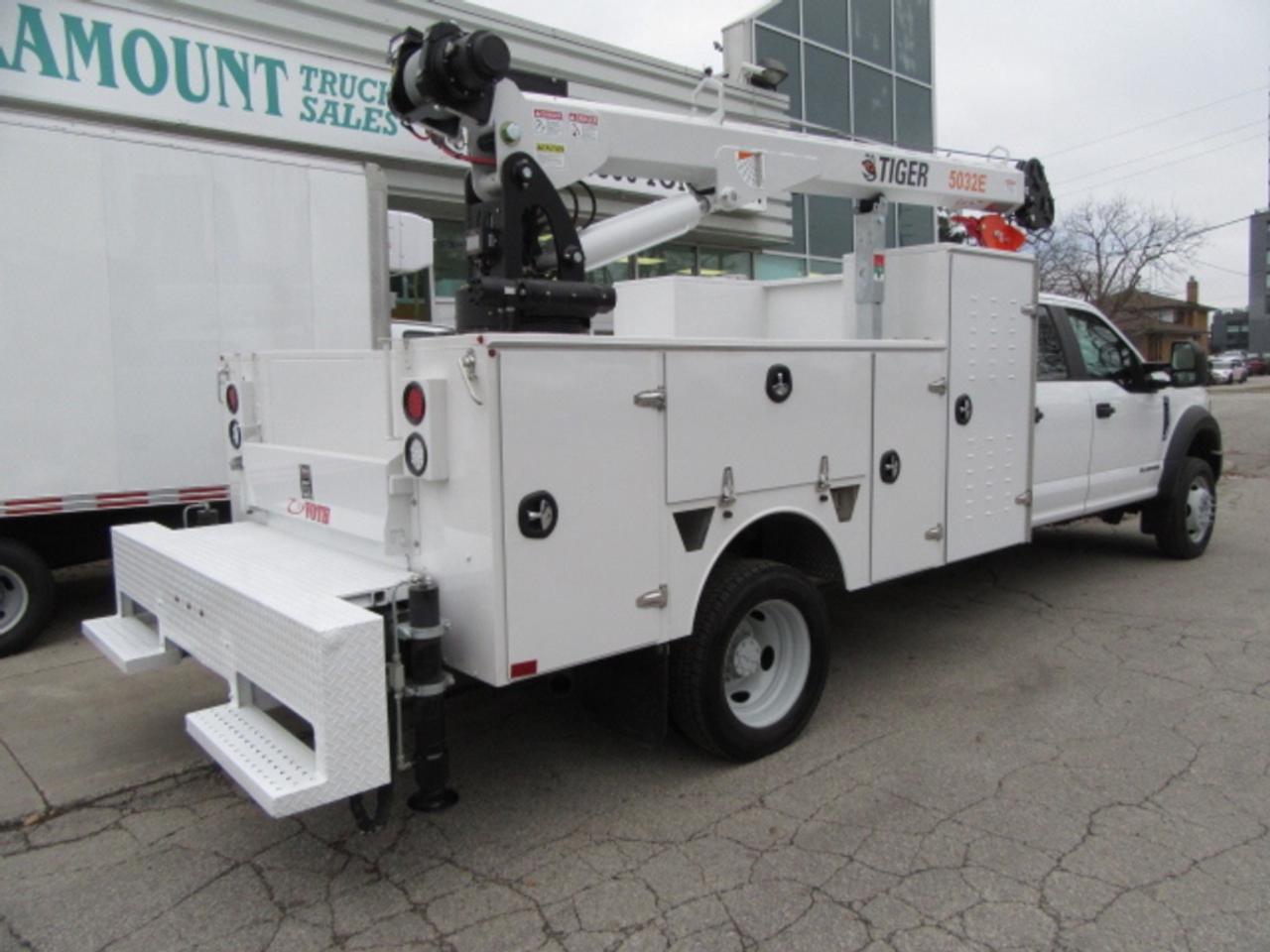 2020 Ford Super Duty F-550 DIESEL 4X4 CREW/NEW SERVICE/BODY & CRANE Photo