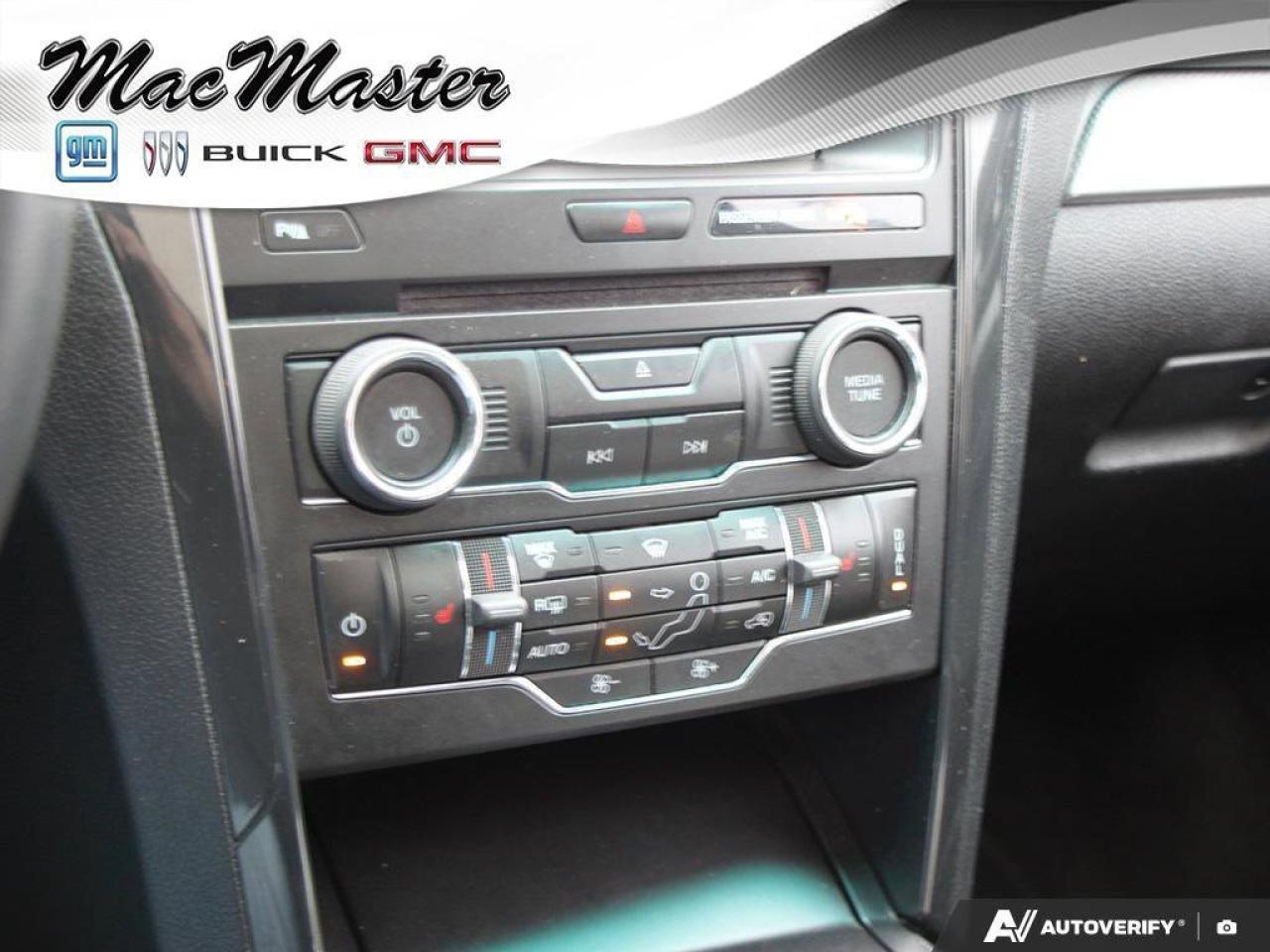 2017 Ford Explorer XLTXLT, V6, 4WD, NAV, ROOF, HEATED CLOTH, AS-TRADE Photo