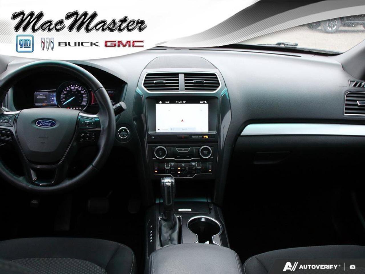 2017 Ford Explorer XLTXLT, V6, 4WD, NAV, ROOF, HEATED CLOTH, AS-TRADE Photo