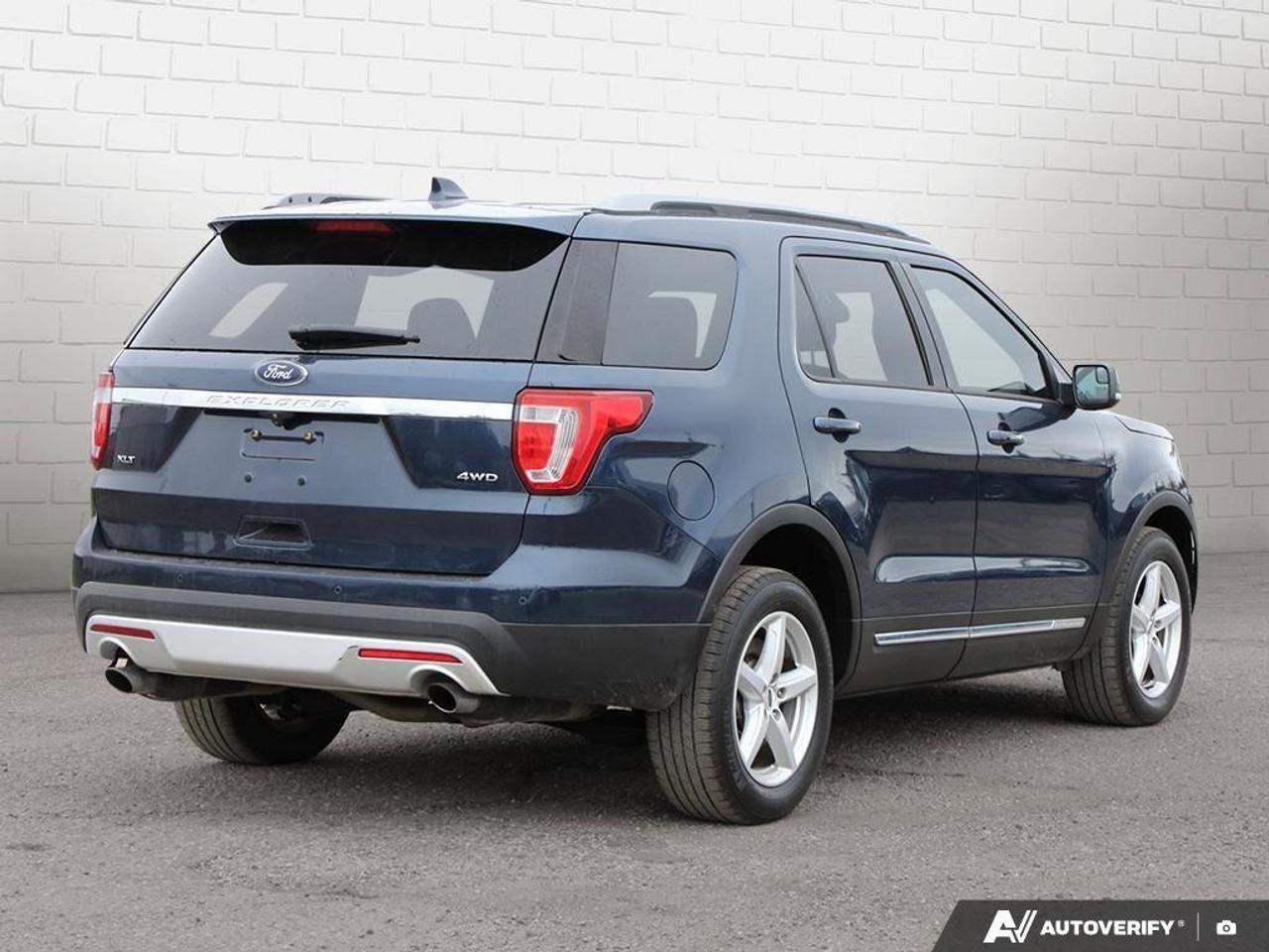 2017 Ford Explorer XLTXLT, V6, 4WD, NAV, ROOF, HEATED CLOTH, AS-TRADE Photo4