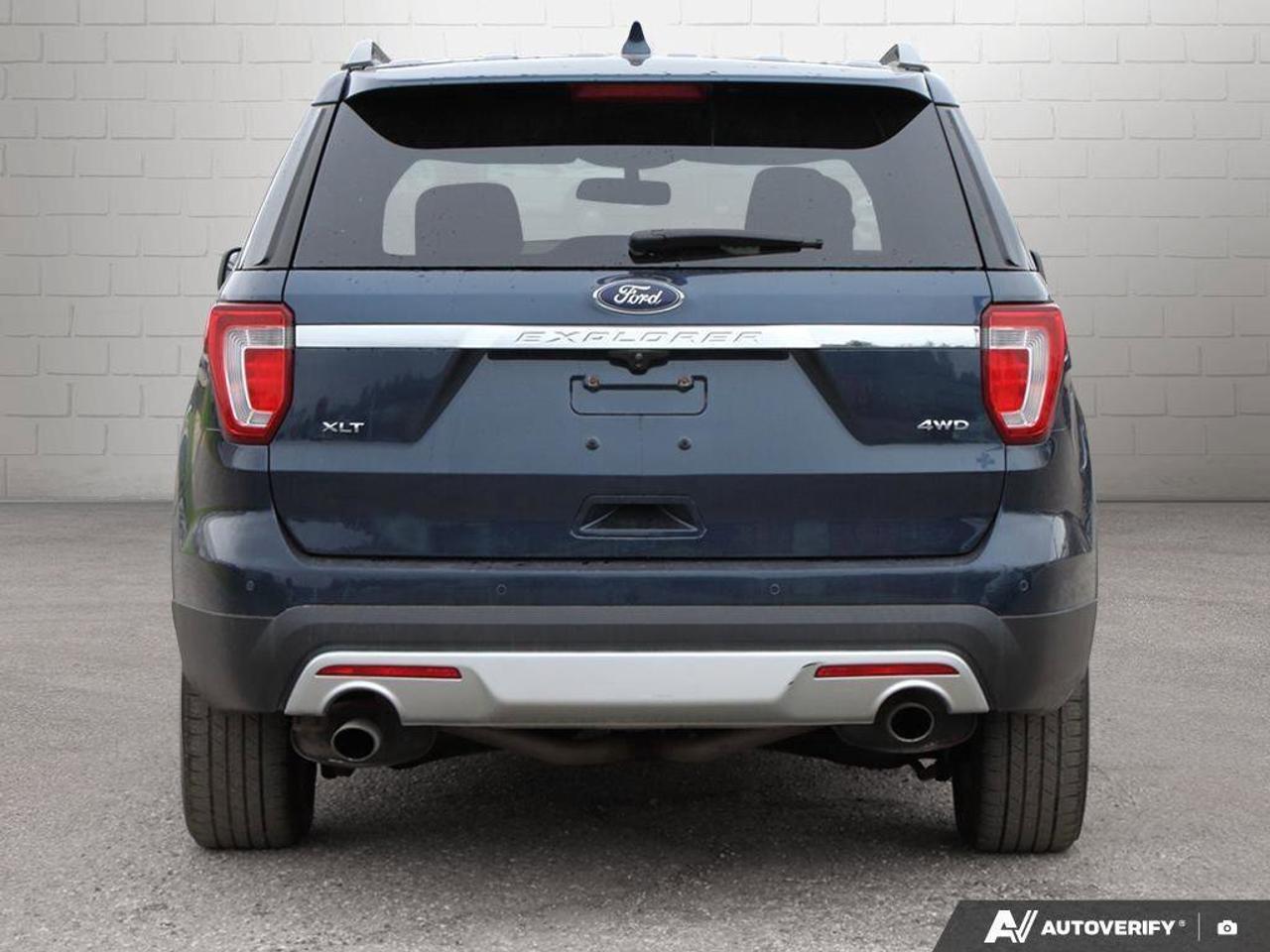 2017 Ford Explorer XLTXLT, V6, 4WD, NAV, ROOF, HEATED CLOTH, AS-TRADE Photo3