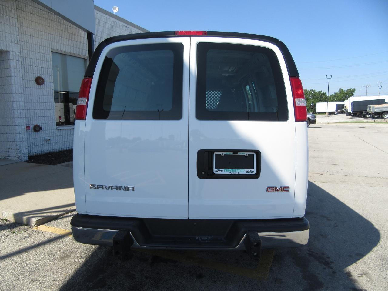 2023 GMC GMCSavana 2500 CARGO VAN WITH EXTENDED WARRANTY Photo4