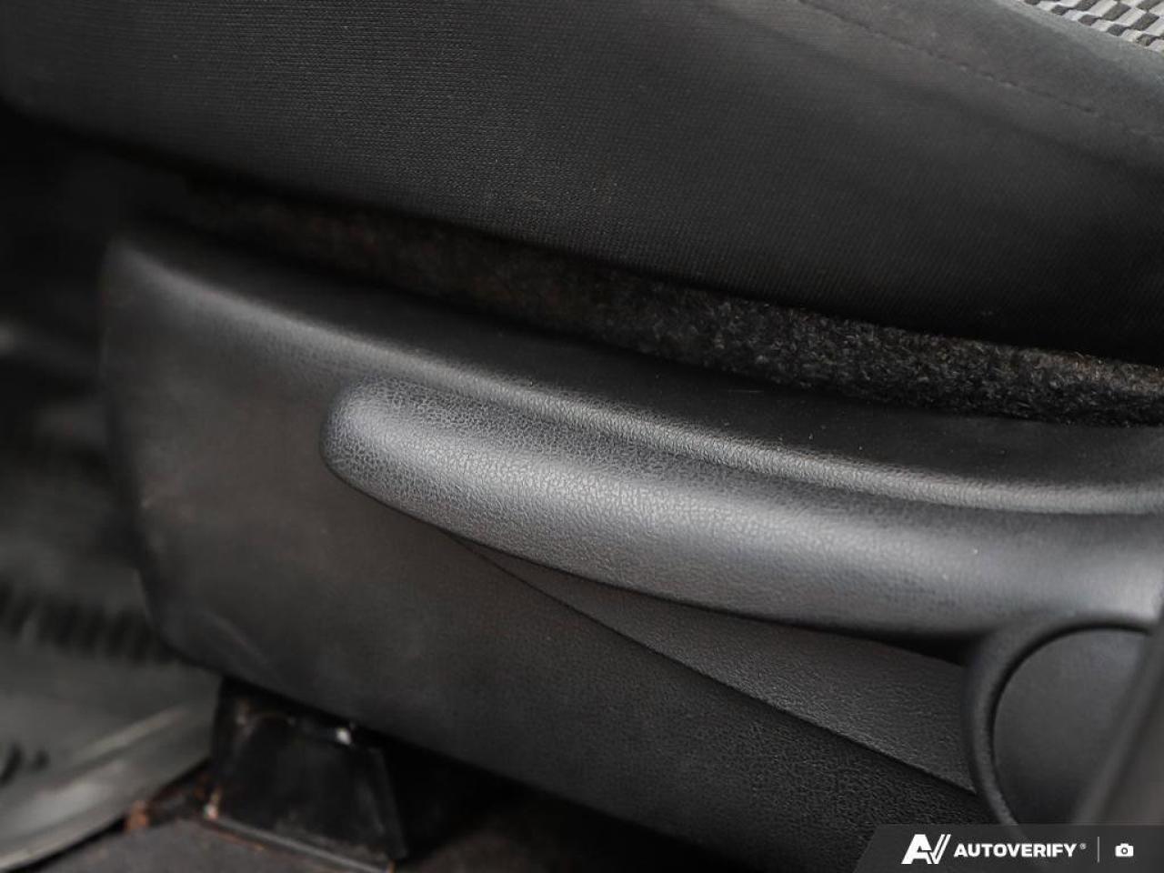 2016 Nissan Micra SVCERTIFIED AS-TRADED, ACCIDENT-FREE, AUTO, CLOTH, Photo