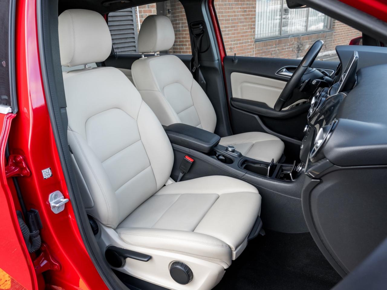 2016 Mercedes-Benz B-Class 4dr HB B 250 Sports Tourer 4MATIC LOW MILEAGE NO A Photo