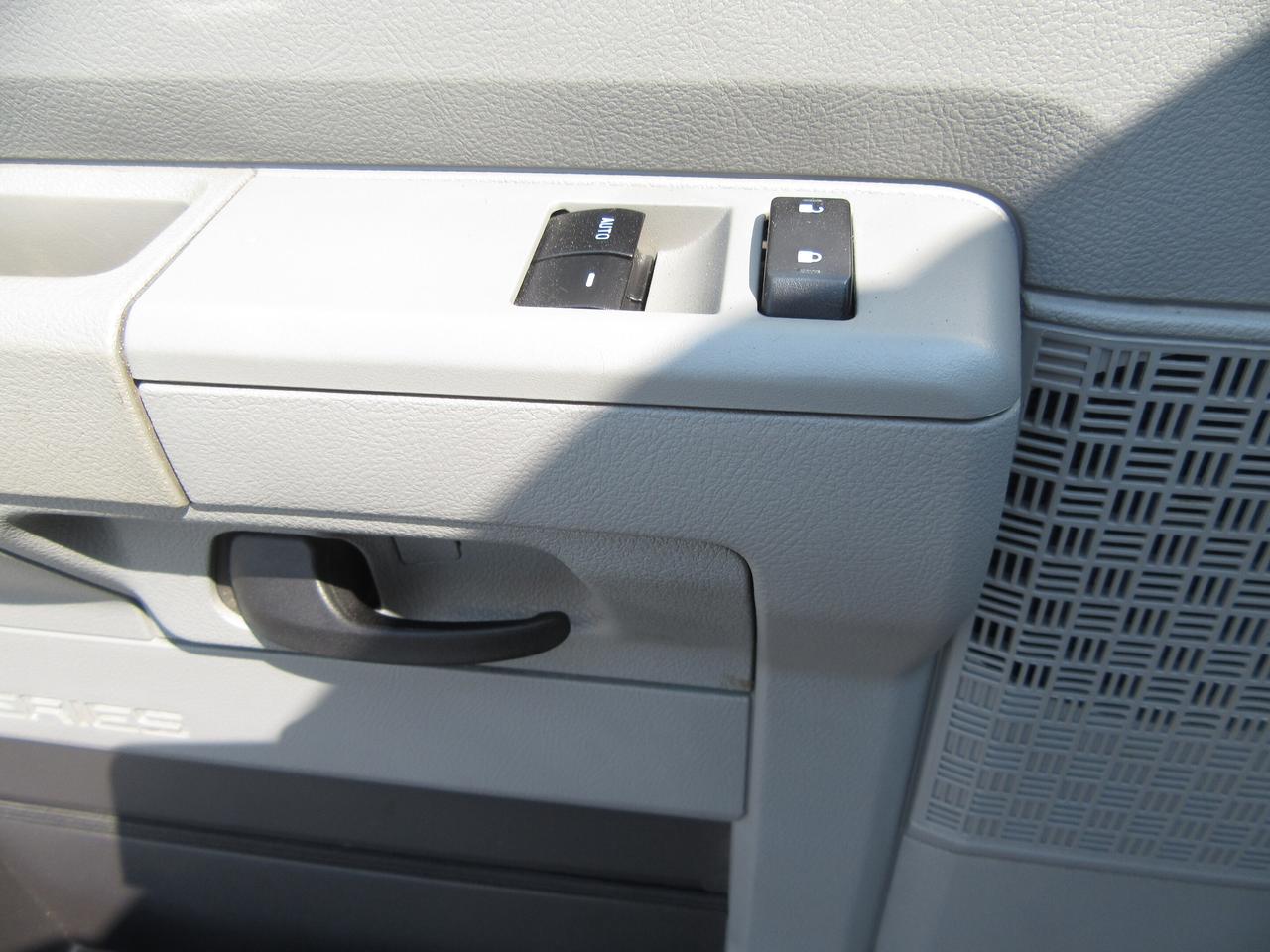 2023 Ford Super Duty E-450 DRW CUBE VAN 16FT HIGH BOX & NEW POWER LIFTGATE Photo