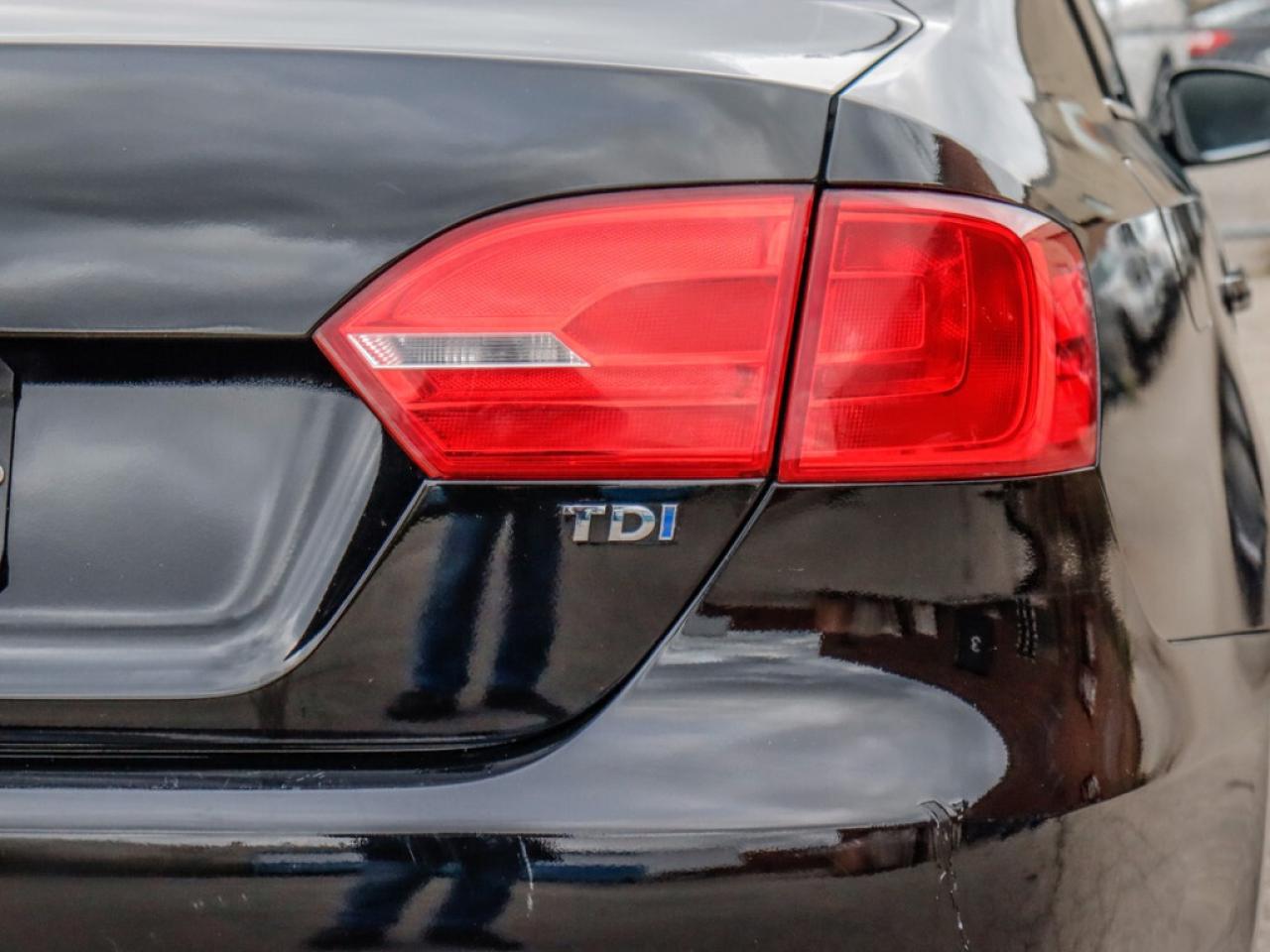 2012 Volkswagen Jetta Sedan 2.0T TDI DSG Highline Photo