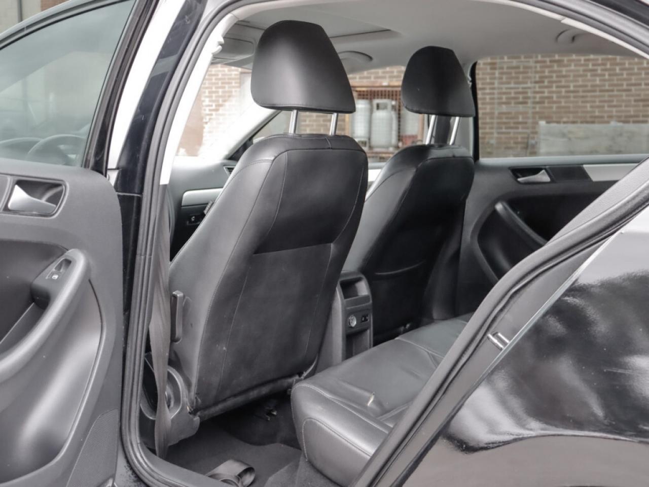 2012 Volkswagen Jetta Sedan 2.0T TDI DSG Highline Photo