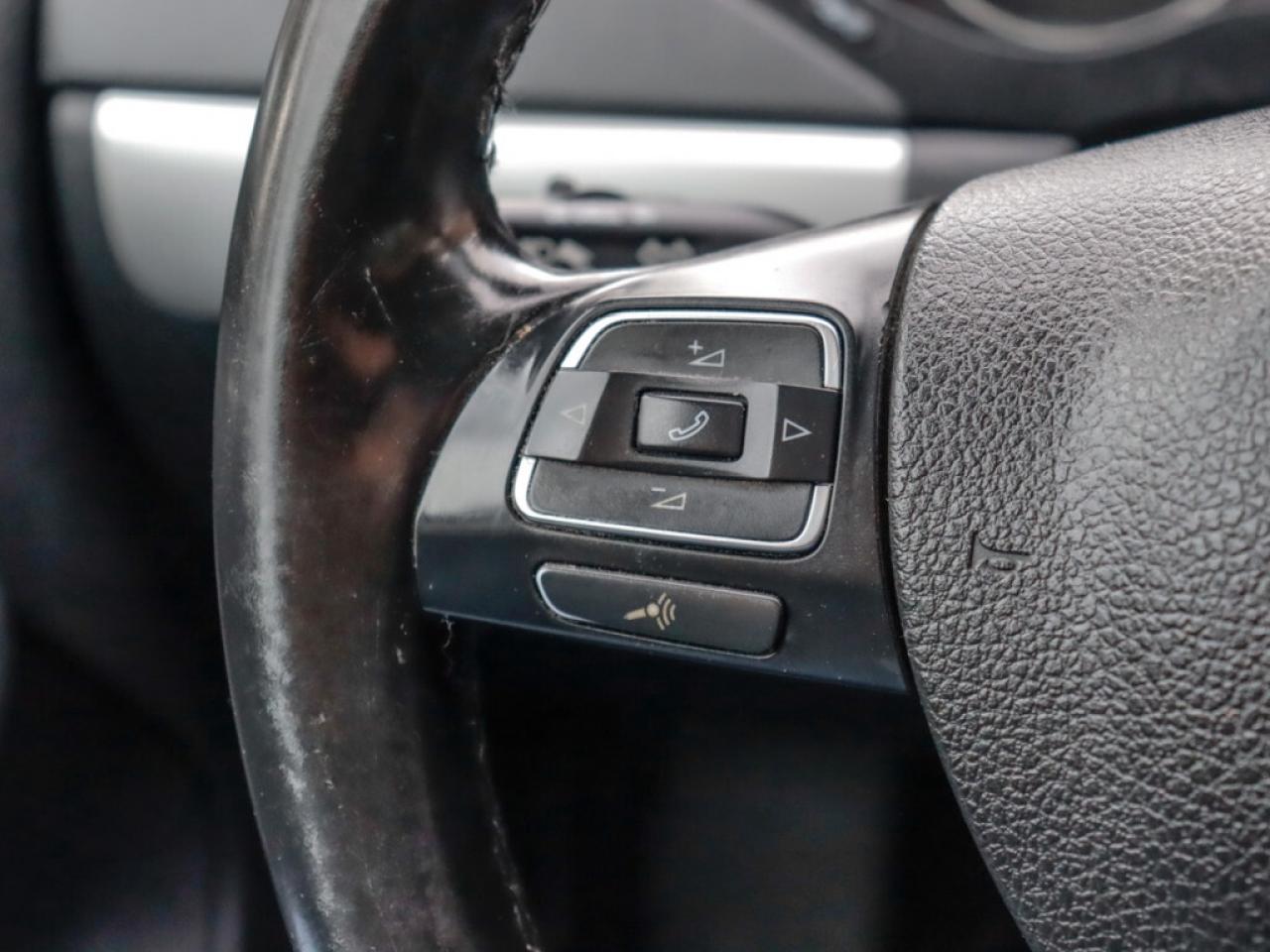 2012 Volkswagen Jetta Sedan 2.0T TDI DSG Highline Photo