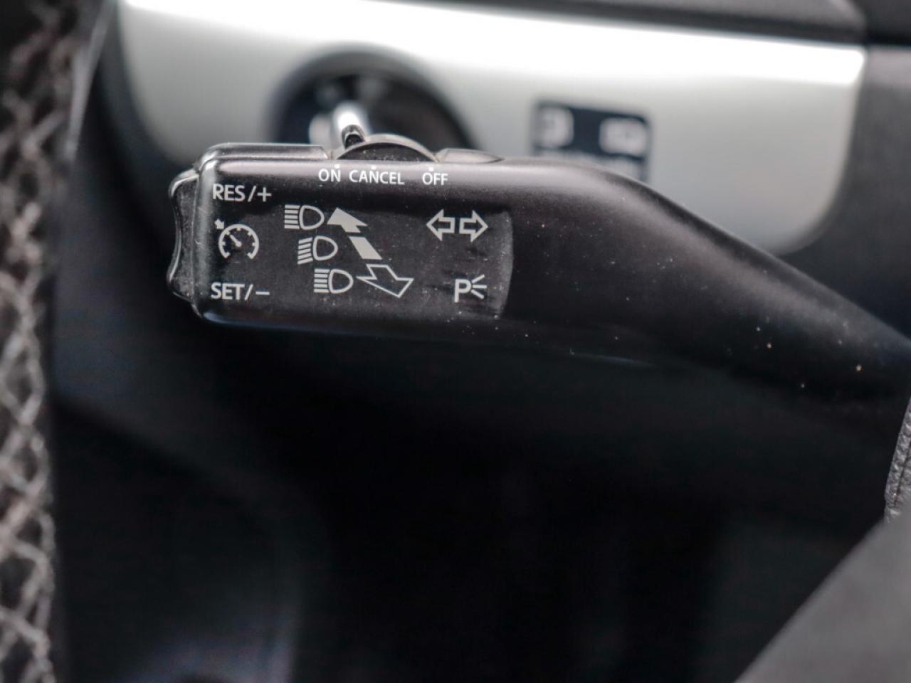 2012 Volkswagen Jetta Sedan 2.0T TDI DSG Highline Photo