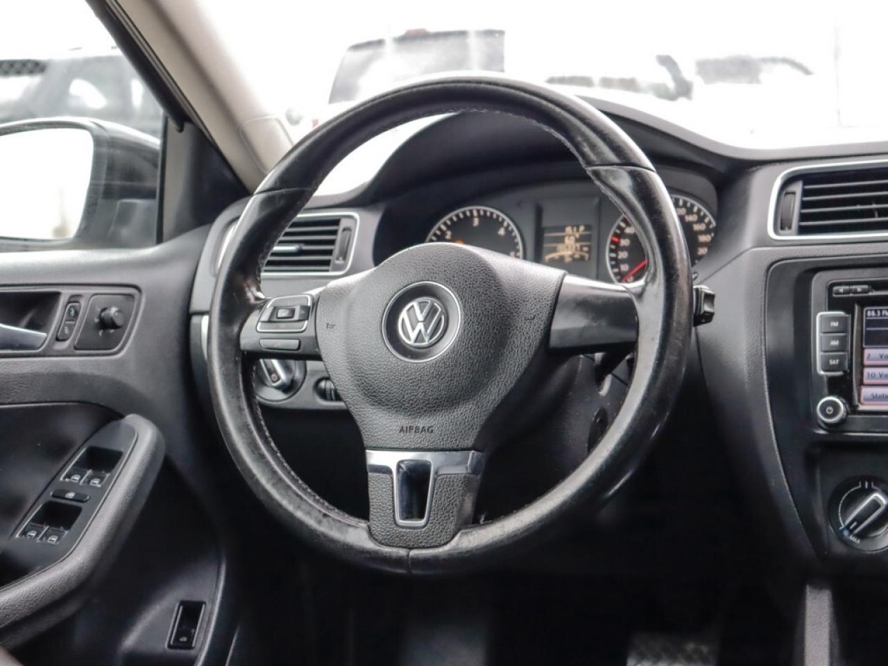 2012 Volkswagen Jetta Sedan 2.0T TDI DSG Highline Photo