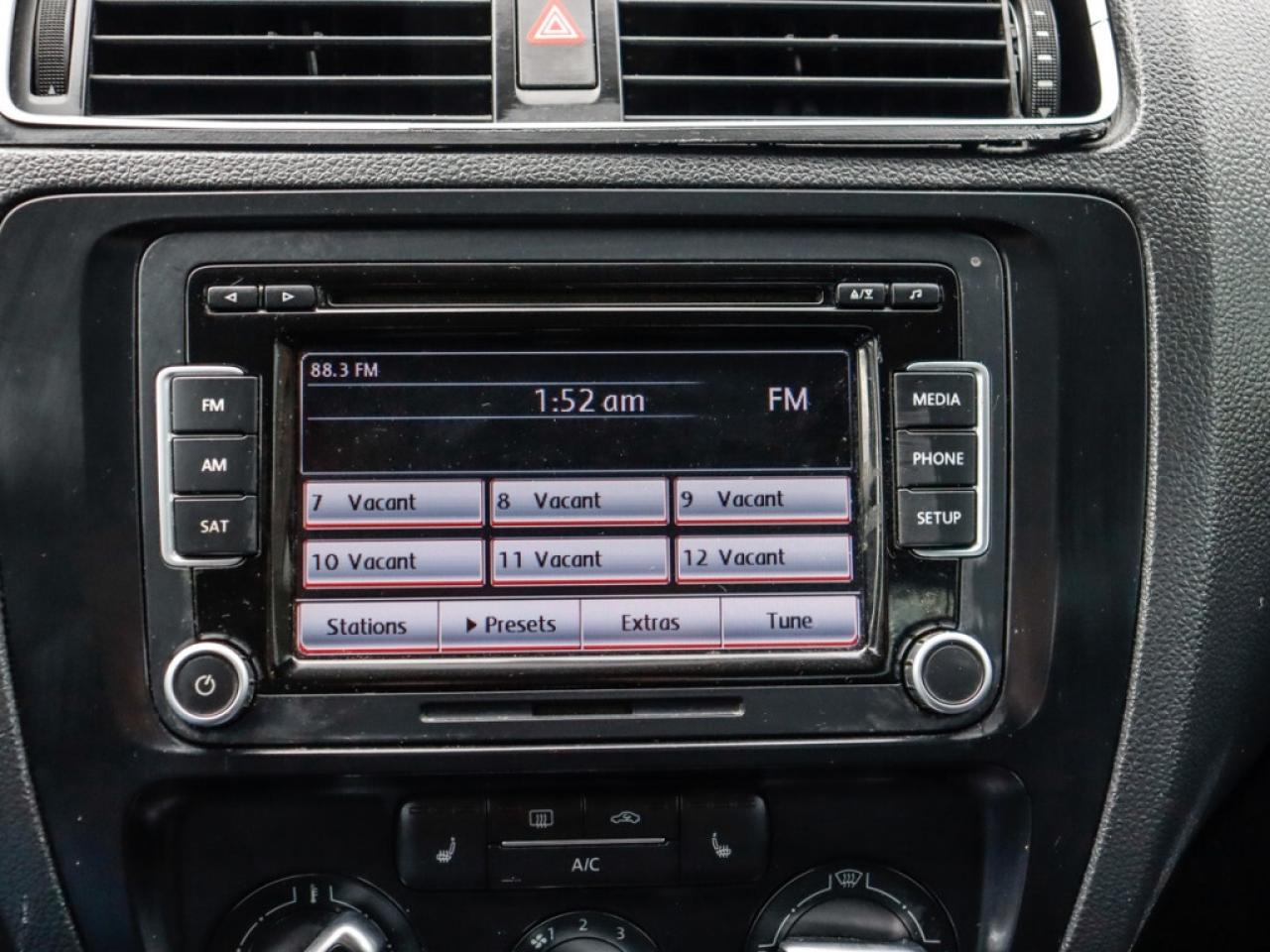 2012 Volkswagen Jetta Sedan 2.0T TDI DSG Highline Photo